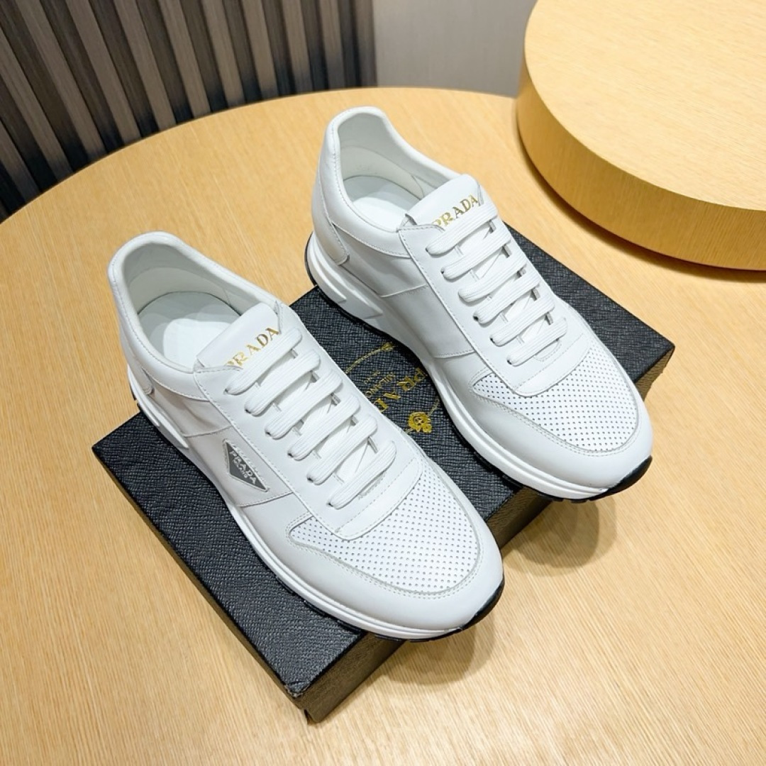 NO:830709,Real price【PRADA】Prada models debut simultaneously, using high-grade first-layer cowhide, comfortable sheepskin lining, elegant and noble tones, casually glowing with mature charm, classic and fashionable integration, luxury, fashion and high quality, trustworthy, code number 38-45,, prada, prada, cowhide, sheepskin19860909实价【PRADA】普拉达款同步闪亮登场采用高档头层牛皮,舒适的羊皮内里,典雅高贵的色调漫不经心地焕发成熟魅力经典与时尚融为一体 奢华时尚高品质 值得信赖码数38—45,,prada,prada,cowhide,sheepskin,Men's shoes