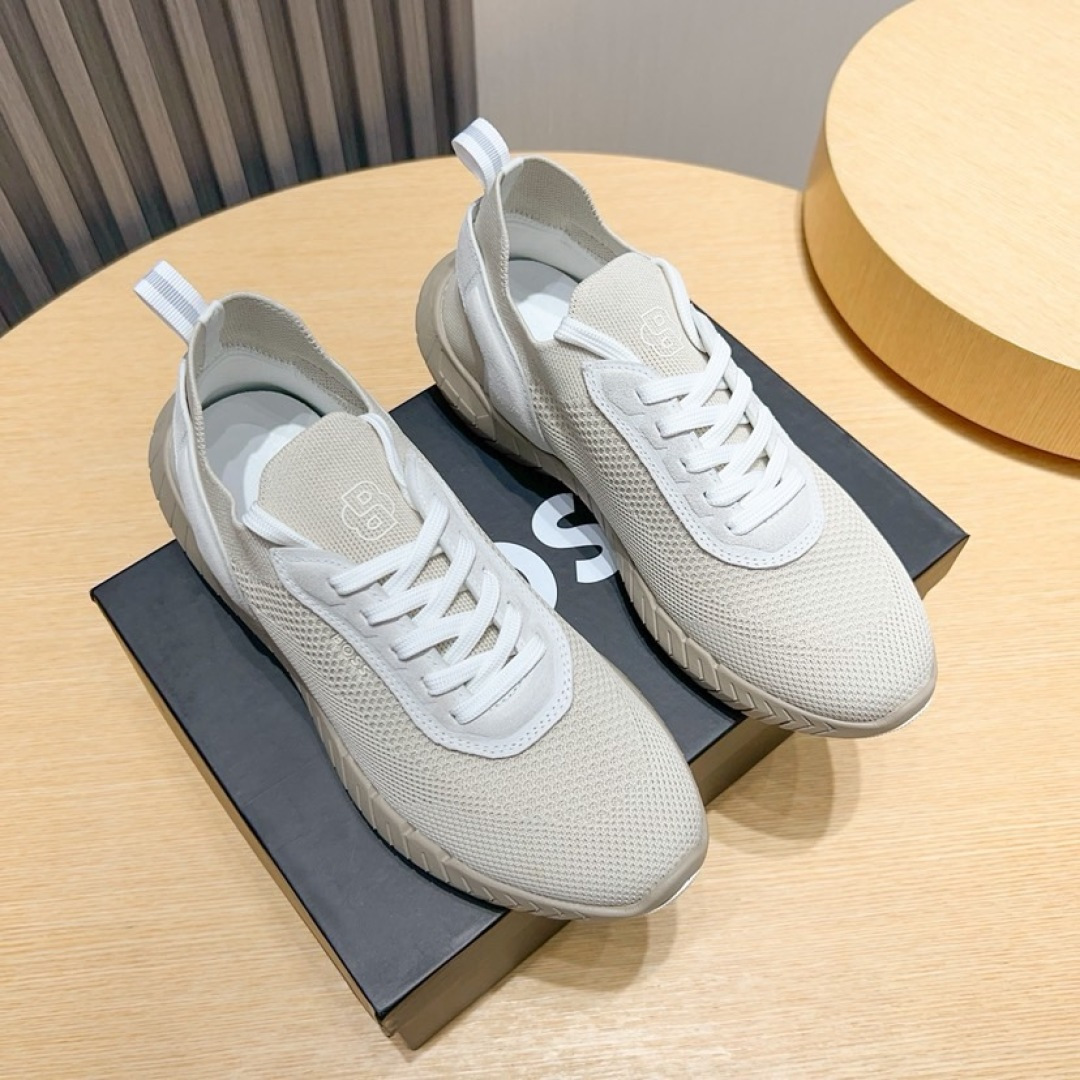 NO:853933,Real-price [BOSS] new men's sports shoes. The new model of the well-known sports brand is grandly launched. It is shipped with a luxurious and high-end design. The upper is made of original customized upper (sheepskin foot pads). The laminated design upper has distinct lines and a lightweight rubber outsole. Light luxury style, the upper is breathable and not stuffy, simple and elegant, comfortable and trendy on the foot. Size38-44 (custom-made for 45), sneakers, sheepskin19860909实价【BOSS】新款男仕运动鞋 知名运动品牌新款隆重上市 以奢华高端设计出货 鞋面采用原版定制鞋面（羊皮垫脚） 叠层设计鞋面线条感层次分明,轻质橡胶大底.轻奢风格,鞋面透气不闷脚,简约大气,上脚舒适富有潮流感.Size38-44（45定做）,,sneakers,sheepskin,Men's shoes