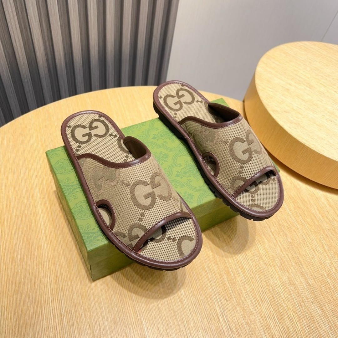 NO:854427,Real-price [GUCCI] new slippers official website model opening first!  Not high-profile yet avant-garde!  Simple, low-key and fashionable upgraded version of the outsole, lighter and non-slip. The upper is made of original customized materials with top quality in the market. It is fashionable and trendy, versatile and popular, simple and tasteful, code number 38-45 (45 can be customized), gucci, slippers19860909实价【GUCCI】拖鞋新款官网开模抢先登场！不高调却又前卫！简约低调时髦升级版大底,更轻便,防滑.鞋面采用原版定制材料市场顶级品质,时尚主打潮流,百搭爆款,简单不失品味,码数38-45（45可定做）,,gucci,slippers,Men's shoes