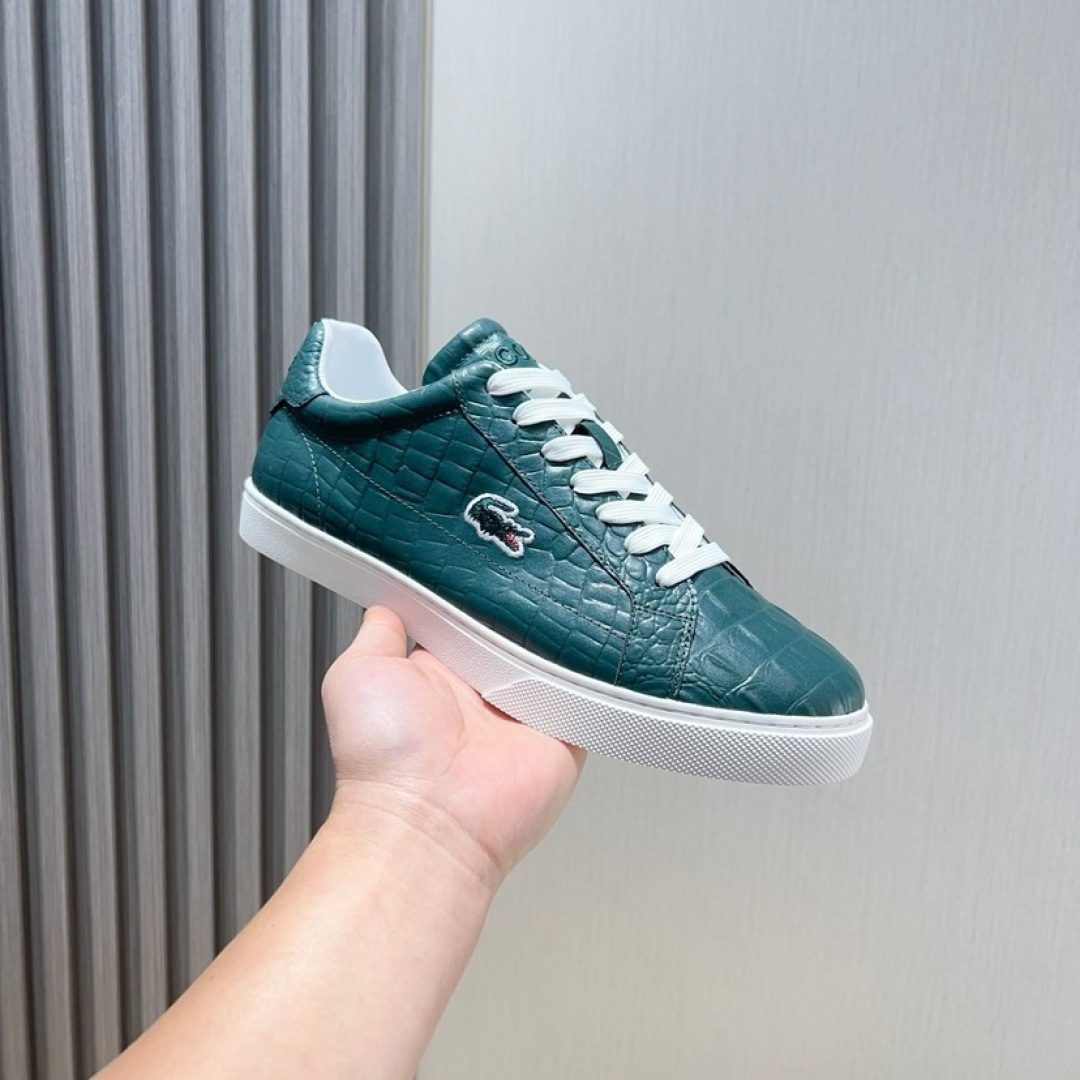NO:886356,Actual price [LACOSTE crocodile] original classic casual shoes. This model is the official flagship model. It has high quality and is made by the famous original factory. The upper is made of original leather and comfortable sheepskin feet. The perfect last shape and generous and fashionable design have attracted many consumers. They are suitable for drivers to drive. What they want is the best quality in the market. The code number is 38--45. Sheepskin19860909实价【LACOSTE鳄鱼】原版经典款休闲鞋本款是官方主打经典款,质量,原厂名师制作,鞋面采用原版皮革制作,舒适羊皮垫脚.完美楦型,大方时尚的设计,吸引了众多消费者的追捧,适合司机驾车行驶,要的就是市场最品质,码数38--45,,sheepskin,Men's shoes