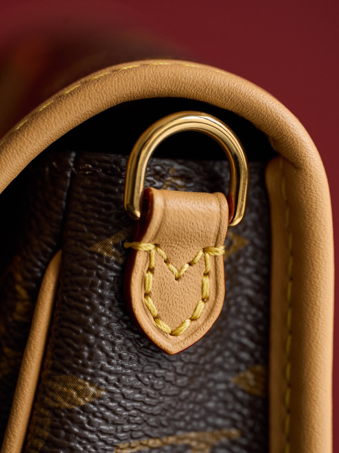 LOUIS VUITTON Nano Diane Bag M83298, Premium Leather, Gold Hardware 3 cmp i1748590258549 5297 0 1