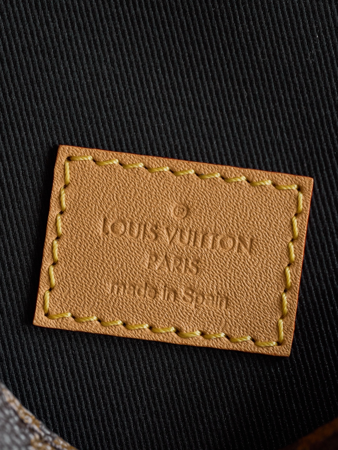 LOUIS VUITTON Nano Diane Bag M83298, Premium Leather, Gold Hardware 7 cmp i1748590258815 338 0 5