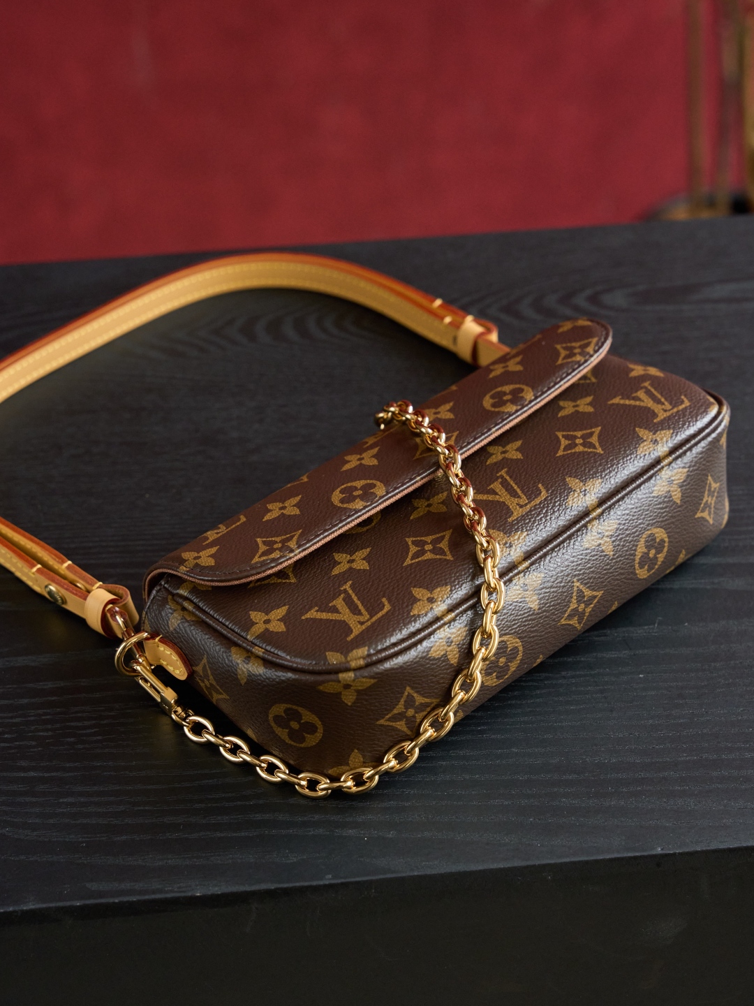 Louis Vuitton Wallet on Chain Ivy Bag Monogram Coated Canvas Shoulder Bag 6 cmp i1748615645428 8053 0 4