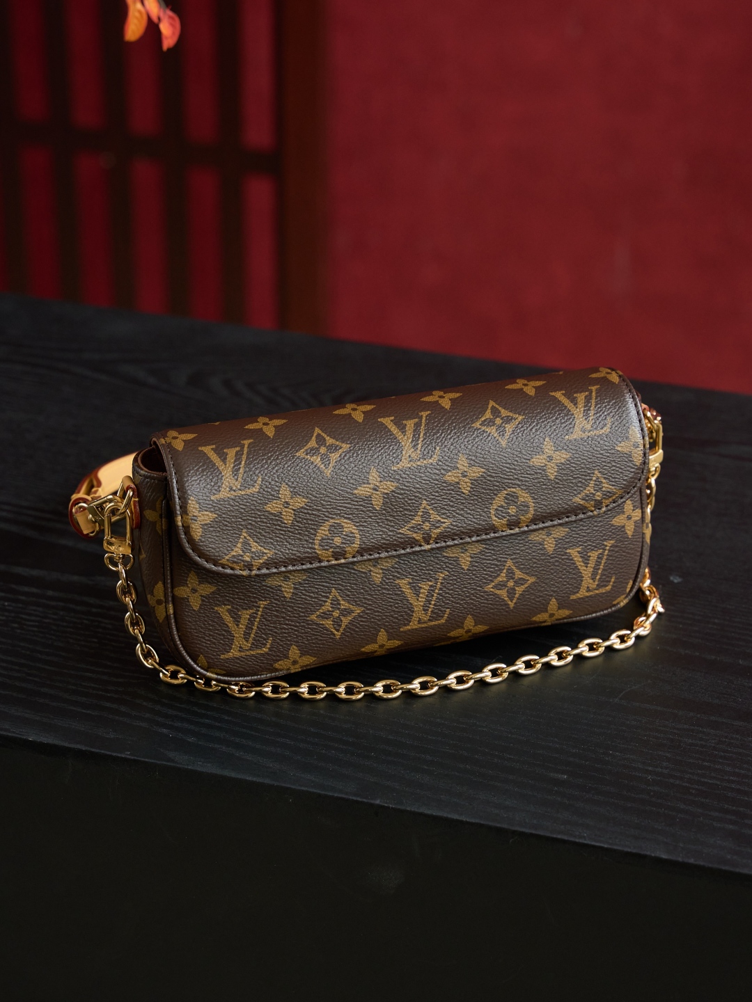 Louis Vuitton Wallet on Chain Ivy Bag Monogram Coated Canvas Shoulder Bag 8 cmp i1748615645429 3115 0 6
