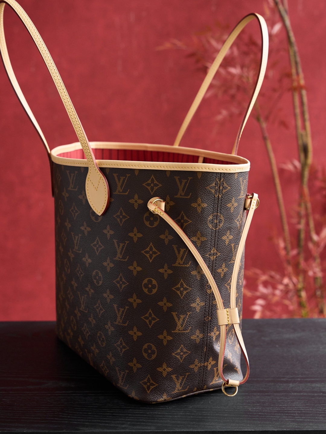 Louis Vuitton Neverfull MM: Iconic Monogram Canvas Tote Bag with Pouch 8 cmp i1748684548458 7523 0 6