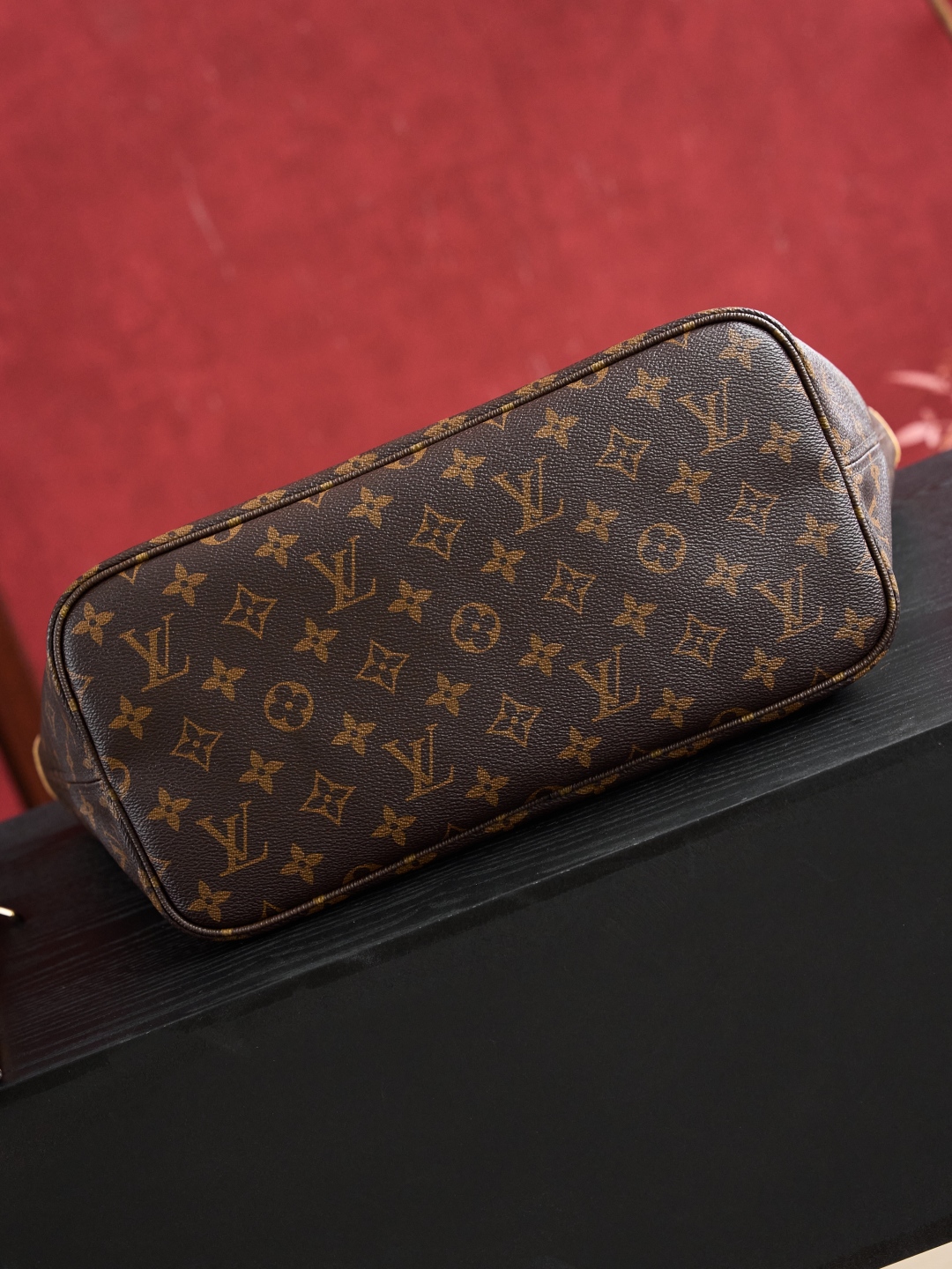 Louis Vuitton Neverfull MM: Iconic Monogram Canvas Tote Bag with Pouch 5 cmp i1748684548989 8489 0 3