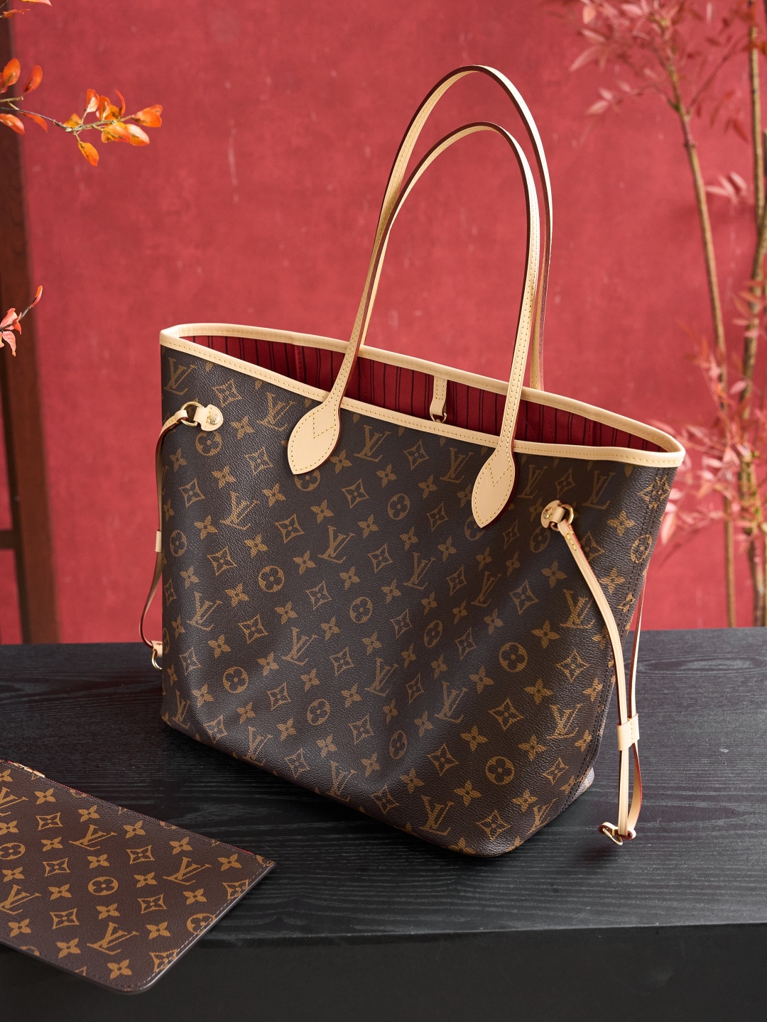 Louis Vuitton Neverfull MM: Iconic Monogram Canvas Tote Bag with Pouch 4 cmp i1748684554416 3431 0 2