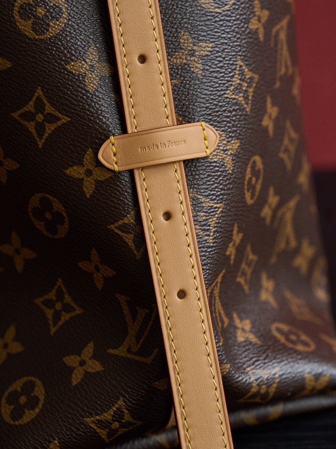 Louis Vuitton Carryall Medium Handbag M46197- Authentic Look and Feel 7 cmp i1748778532010 7387 0 5