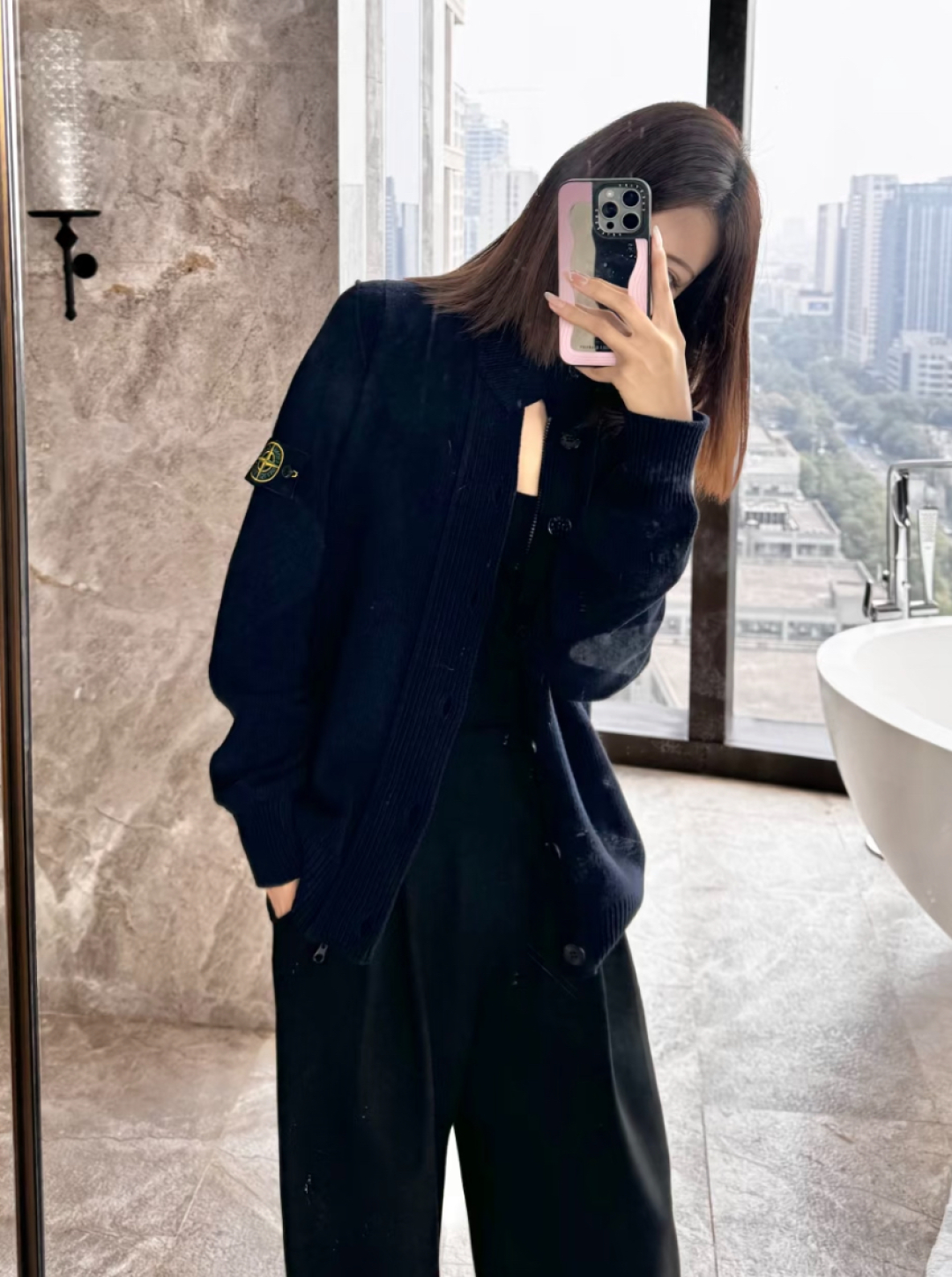 𝐁𝐥𝐚𝐜𝐤
𝐁𝐥𝐚𝐜𝐤

很高级的调调 
不受束缚 宽松版型
真心显瘦 男女同款
拉上对象一起穿 甜死了 !!!