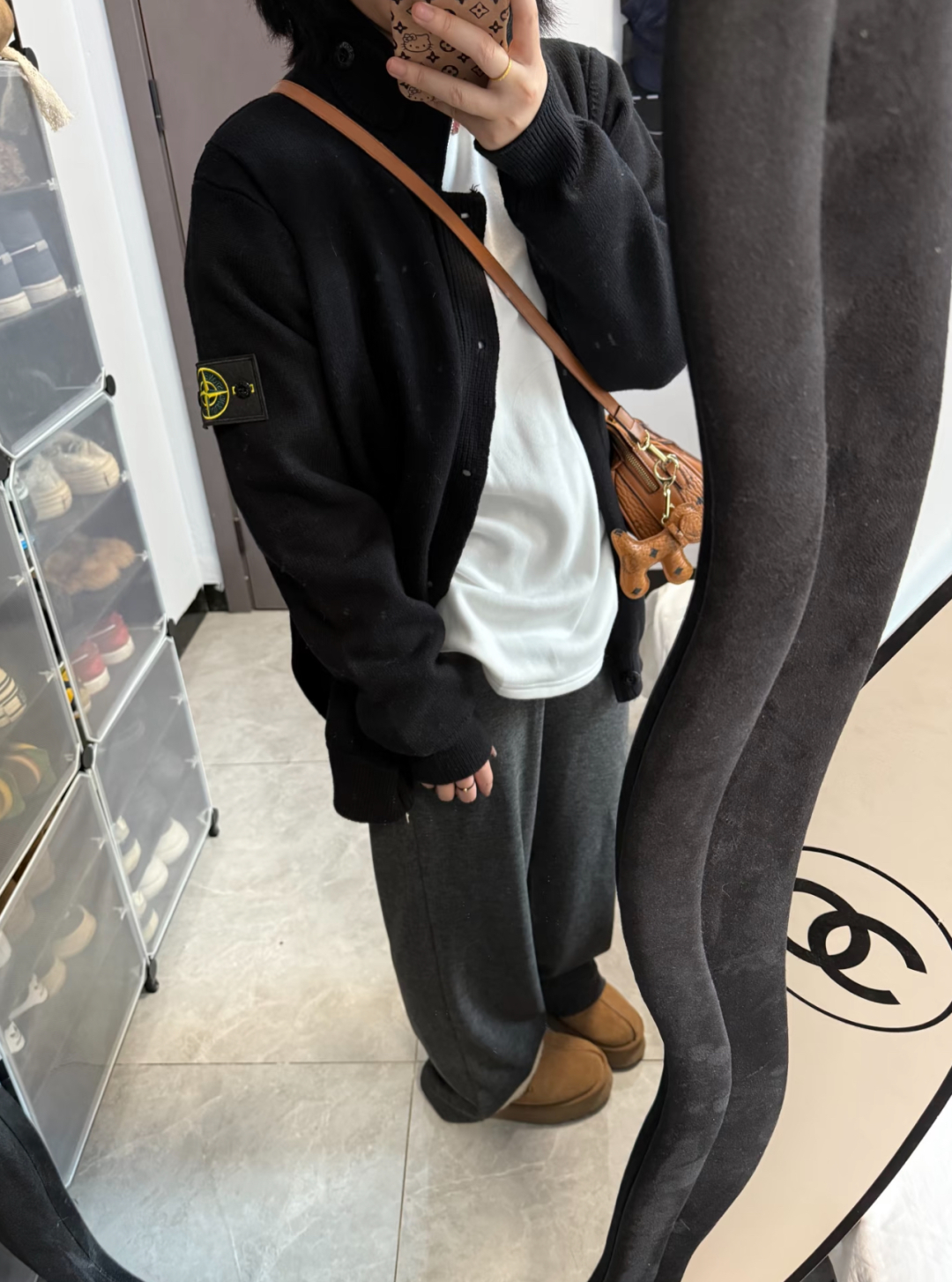 𝐁𝐥𝐚𝐜𝐤
𝐁𝐥𝐚𝐜𝐤

很高级的调调 
不受束缚 宽松版型
真心显瘦 男女同款
拉上对象一起穿 甜死了 !!!