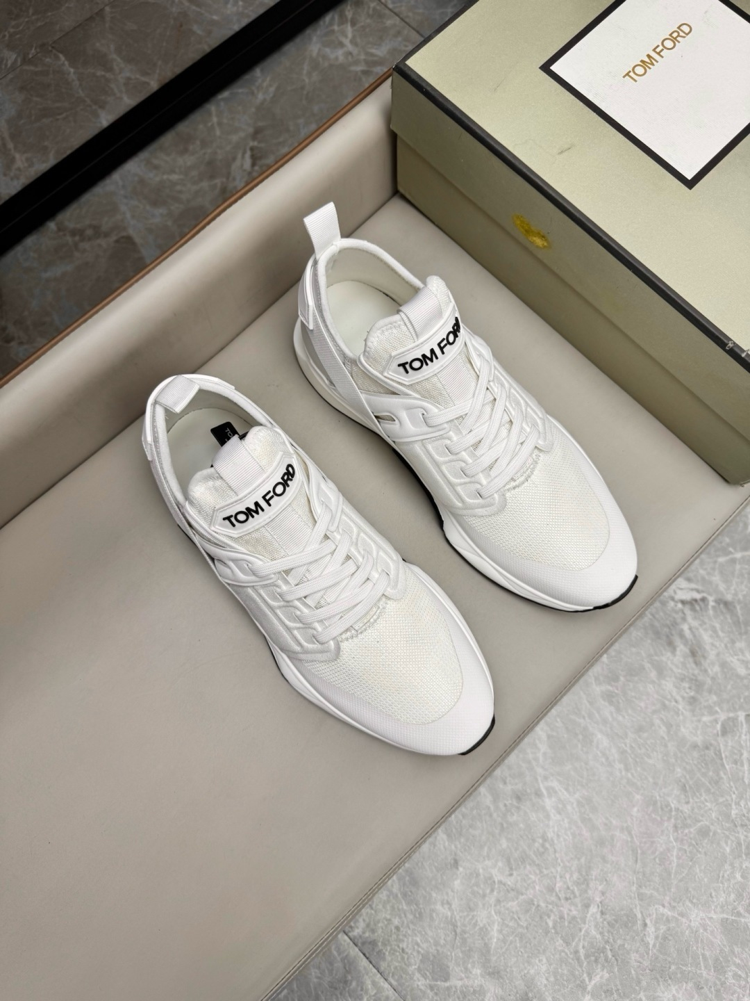 NO:221032,Brand TOM FORD Color original color matching Number 39-44 Custom made 3845 Price Material Tom Ford ~ ​​Latest model Men's casual shoes High-end Original 1:1 Top-notch goods Fashion trend details impeccable using imported flying weaving to make original breathable Comfort Foot feel comfortable and superior quality Original replica outsole, Tom Ford, tom ford19860909品牌TOM FORD 颜色原版配色 码数39-44定做3845 价格 材质汤姆福特～最新款 男士休闲鞋 高端 原单1:1顶级货时尚潮流细节无可挑剔采用进口飞织制作原版透气 舒适 垫脚脚感舒适品质优越原版复刻大底,汤姆·福特,tom ford,Men's shoes