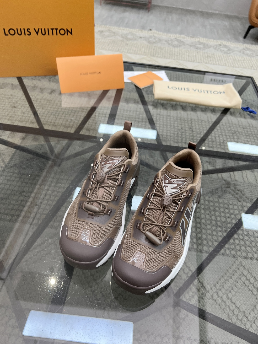 NO:338067,Brand LOUIS VUITTON original color matching code number 39-44 customized 38.45 price Material new Louis Vuitton men's casual shoes!  High-quality Labon craft upper is made of cowhide with original material LV Comfortable breathable mesh cloth Neli mesh cloth footbed style Simple and atmospheric LV original outsole, Louis Vuitton, louis vuitton, louis vuitton, louis vuitton, louis vuitton, cowhide19860909品牌LOUIS VUITTON 颜色原版配色 码数39-44定做38.45 价格 材质路易威登新款 男士 休闲鞋！高品质拉邦工艺鞋面采用牛皮搭配原版材质LV 舒适透气网布内里网布垫脚版型时尚 简单大气LV原版大底,路易威登,louis vuitton,louis vuitton,louis vuitton,cowhide,Men's shoes