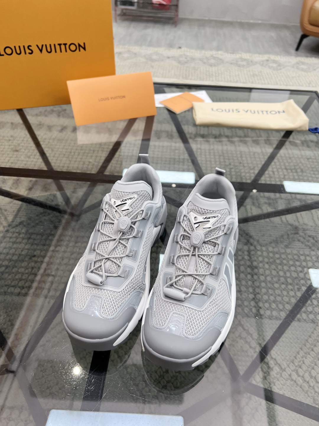 NO:222422,Brand LOUIS VUITTON original color matching code number 39-44 customized 38.45 price Material new Louis Vuitton men's casual shoes!  High-quality Labon craft upper is made of cowhide with original material LV Comfortable breathable mesh cloth Neli mesh cloth footbed style Simple and atmospheric LV original outsole, Louis Vuitton, louis vuitton, louis vuitton, louis vuitton, louis vuitton, cowhide19860909品牌LOUIS VUITTON 颜色原版配色 码数39-44定做38.45 价格 材质路易威登新款 男士 休闲鞋！高品质拉邦工艺鞋面采用牛皮搭配原版材质LV 舒适透气网布内里网布垫脚版型时尚 简单大气LV原版大底,路易威登,louis vuitton,louis vuitton,louis vuitton,cowhide,Men's shoes