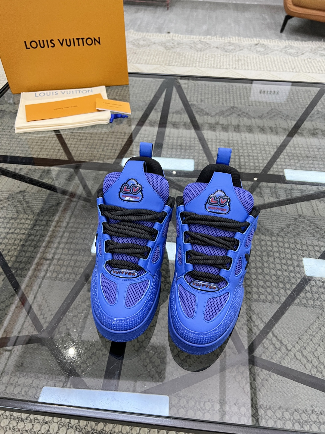 NO:222431,Brand LOUIS VUITTON original color matching code number 39-44 customized 38.45 price Material new Louis Vuitton men's casual shoes!  High-quality Labon craft upper is made of cowhide with original material LV Comfortable breathable mesh cloth Neli mesh cloth footbed style Simple and atmospheric LV original outsole, Louis Vuitton, louis vuitton, louis vuitton, louis vuitton, louis vuitton, cowhide19860909品牌LOUIS VUITTON 颜色原版配色 码数39-44定做38.45 价格 材质路易威登新款 男士 休闲鞋！高品质拉邦工艺鞋面采用牛皮搭配原版材质LV 舒适透气网布内里网布垫脚版型时尚 简单大气LV原版大底,路易威登,louis vuitton,louis vuitton,louis vuitton,cowhide,Men's shoes