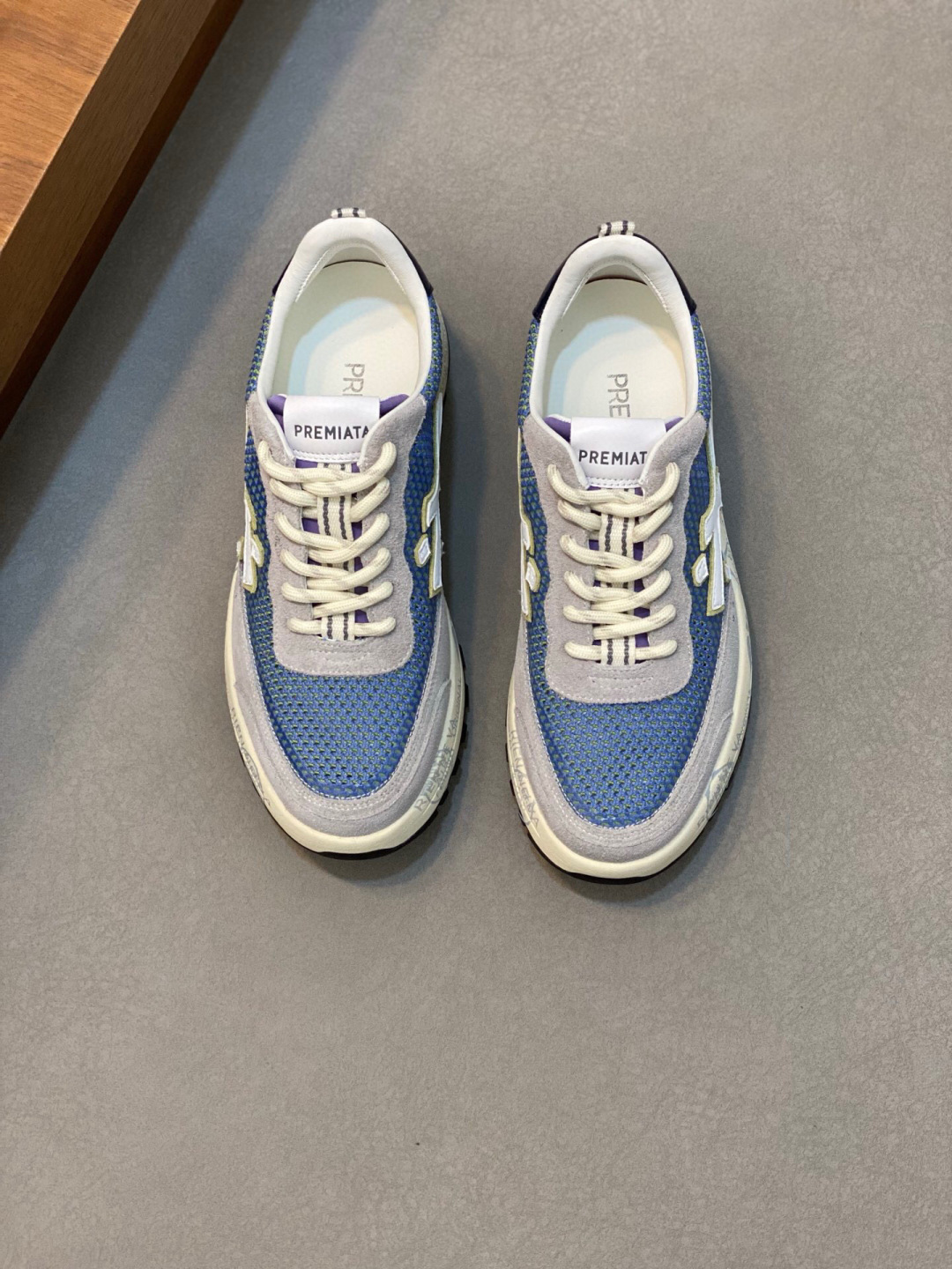 NO:223097,Brand PREMIATA Color Original Color Number 38-44 Customized 45 Price Material Pra Miada Men's Sports Series Italian Shoe Brand. Create a casual and fashionable sports shoes upper with frosted cowhide spliced ​​nylon fabric, comfortable and breathable cowhide feet, original ultra-light sole, Prada, sneakers, cowhide19860909品牌PREMIATA 颜色原版配色 码数38-44定做45 价格 材质普拉·米亚达 男士运动系列 意大利鞋履品牌.打造出一款休闲 时尚运动鞋鞋面采用磨砂牛皮拼接尼龙面料、舒适透气的牛皮垫脚、原版超轻大底,普拉·米亚达,prada,sneakers,cowhide,Men's shoes