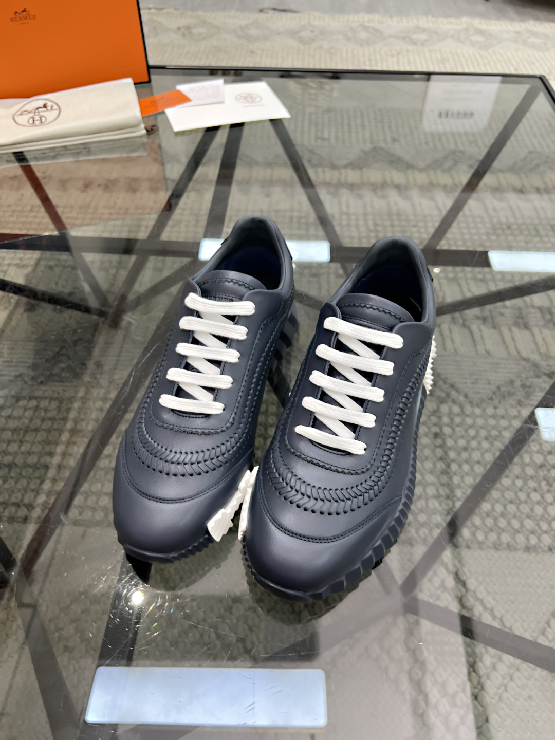 NO:222551,Brand HERMES original color matching, code number 39-44 customized 38.45 price Material Hermes 2025 new model boutique casual shoes upper cowhide creates full cowhide footbed cowhide inner style fashionable dynamic original Hermes comfortable sole Simple and generous sports and leisure, Hermes casual shoes, hermes, hermes, cowhide19860909品牌HERMES 颜色原版配色 码数39-44定做38.45 价格 材质爱马仕2025新款 精品 休闲鞋 鞋面牛皮打造全牛皮垫脚牛皮内里版型时尚 动感十足原版 爱马仕舒适大底 简洁大方运动休闲,爱马仕 休闲鞋,hermes,hermes,cowhide,Men's shoes