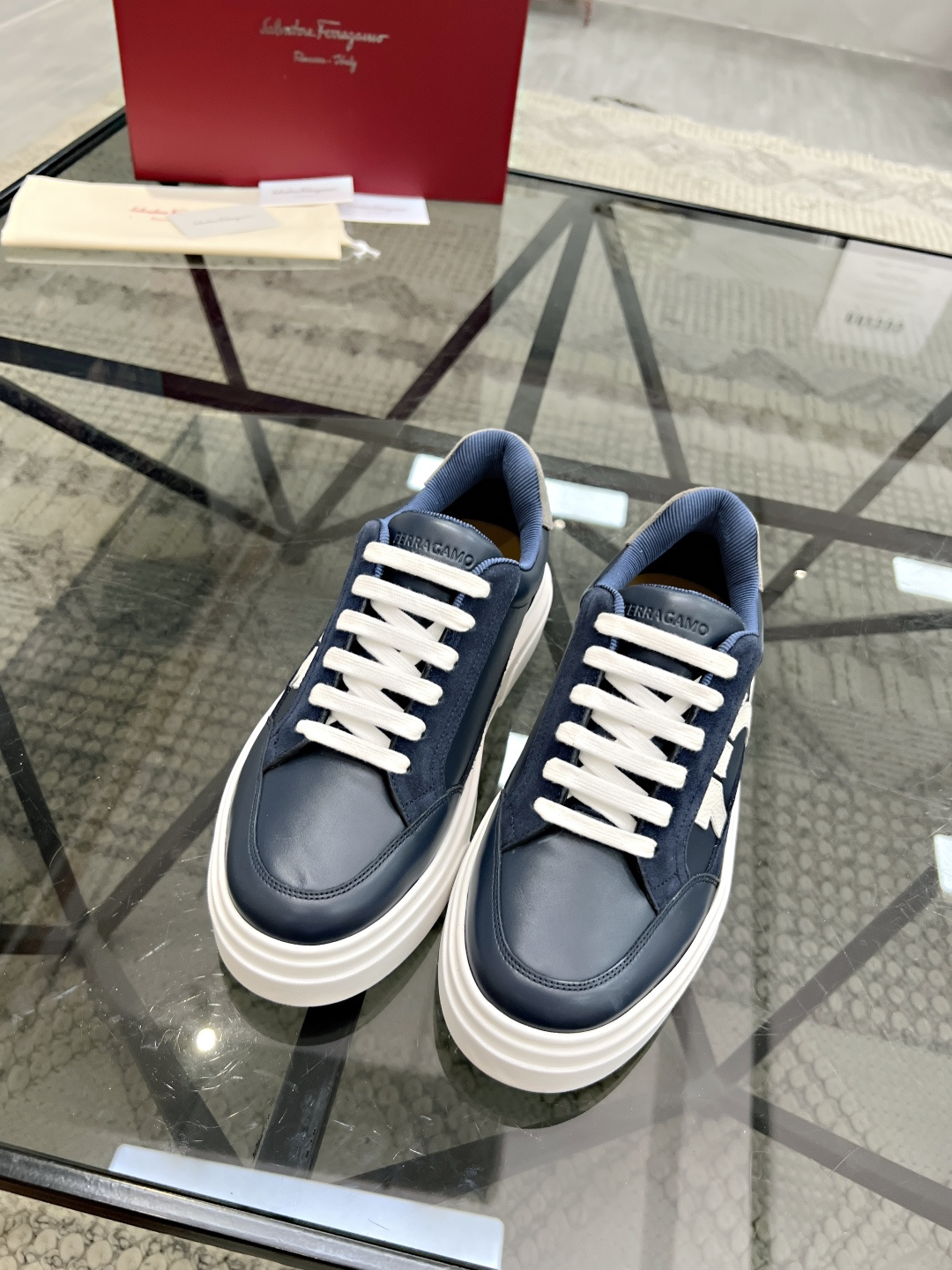 NO:223235,Brand Ferragamo Color original color matching Number 39-44 Customized 38.45 Price Material Ferragamo New product launch top version Original single quality regular shoe factory fashion trendy upper cowhide making luxury cowhide foot pad original Ferragamo outsole high-end quality worth owning, Ferragamo casual shoes, ferragamo, ferragamo, cowhide19860909品牌Ferragamo 颜色原版配色 码数39-44定做38.45 价格 材质菲拉格慕新品上市顶级版本 原单品质正规鞋厂出品时尚潮流范鞋面牛皮制作奢华牛皮垫脚原版菲拉格慕大底高端品质值得拥有,菲拉格慕 休闲鞋,ferragamo,ferragamo,cowhide,Men's shoes