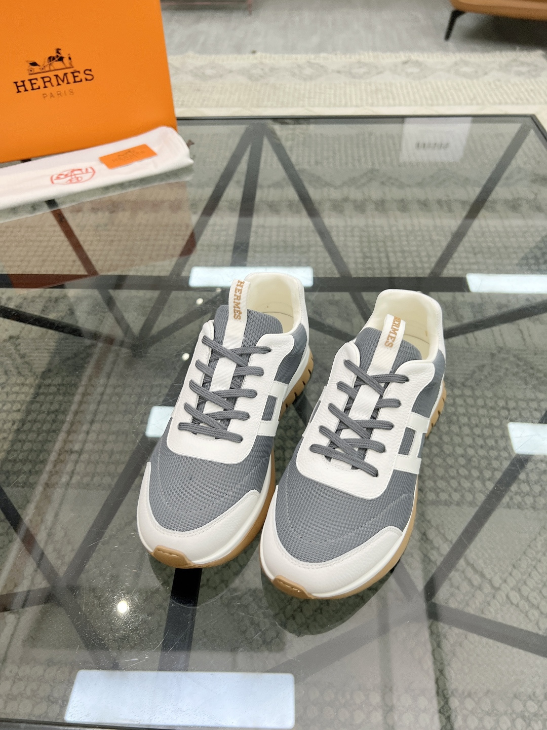 NO:223218,Brand HERMES original color matching, code number 39-44 customized 38.45 price Material Hermes 2025 new model boutique casual sports shoes imported cowhide upper to create cowhide feet, fashionable style, dynamic original Hermes comfortable sole, simple and generous sports and leisure, Hermes casual shoes, hermes, hermes, sneakers, cowhide19860909品牌HERMES 颜色原版配色 码数39-44定做38.45 价格 材质爱马仕2025新款 精品 休闲运动鞋 鞋面进口牛皮打造牛皮垫脚 版型时尚 动感十足原版 爱马仕舒适大底 简洁大方运动休闲,爱马仕 休闲鞋,hermes,hermes,sneakers,cowhide,Men's shoes