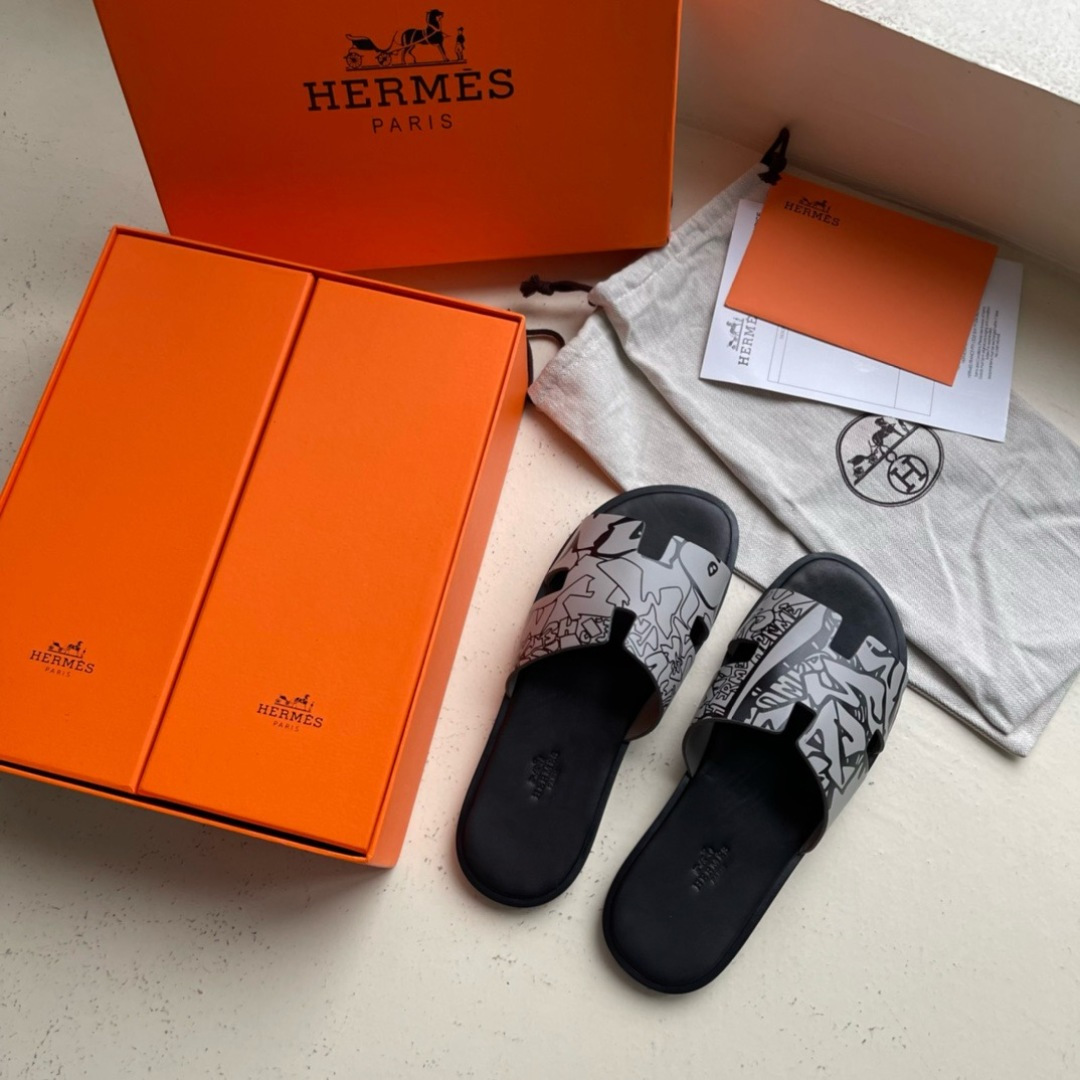 NO:222833,Brand HERMES color original color matching code number 39-44 customized 38.45.46 Price Material Hermes classic spring and summer slippers counter synchronization, upper imported Italian cowhide, high-quality splicing color craftsmanship, original (real leather sole) special sole, exclusive movable molding sole is super comfortable, original heeling goods, high quality, welcome to compare., Hermes-slippers-sandals, hermes, hermes, sandals, slippers, cowhide19860909品牌HERMES 颜色原版配色 码数39-44定做38.45.46 价格 材质爱马仕经典款春夏拖鞋专柜同步,鞋面意大利进口牛皮,高品质拼接色彩工艺,原厂（真皮底）特供大底,独家活动成型底超级舒适,原厂跟单货,高品质,欢迎对比.,爱马仕-拖鞋-凉鞋,hermes,hermes,sandals,slippers,cowhide,Men's shoes