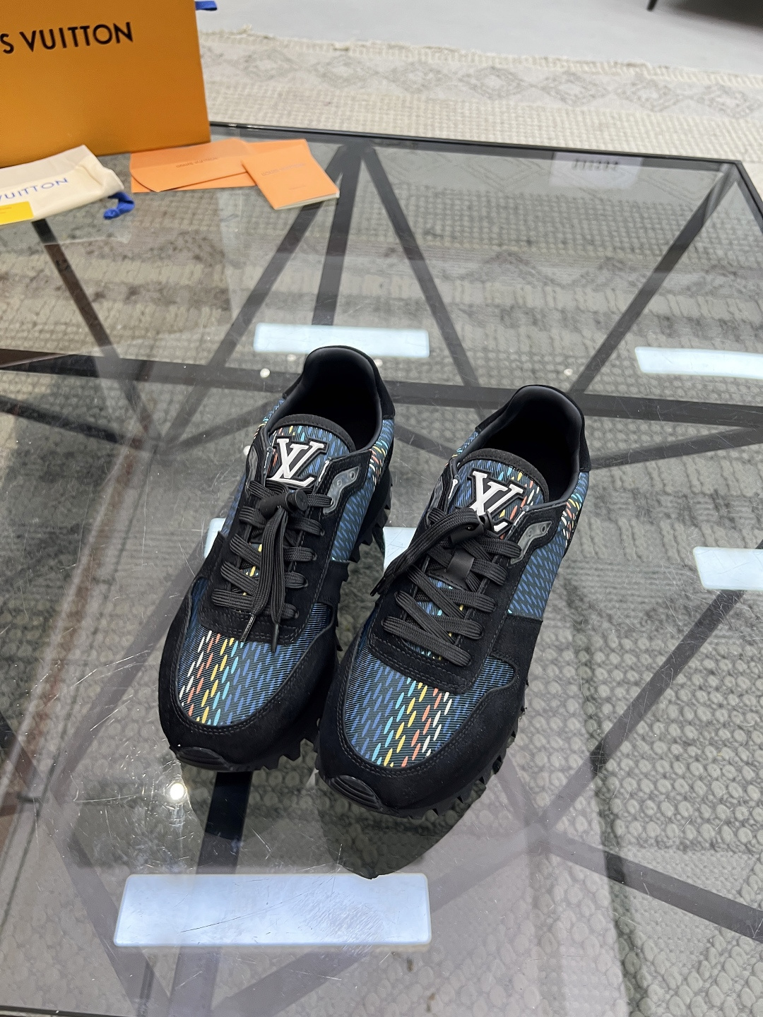 NO:338322,Brand LOUIS VUITTON original color matching code number 38-44 customized 45.46 price Material new Louis Vuitton casual shoes!  Original single-quality Labon craft upper adopts original cowhide splicing cloth breathable comfortable cowhide inner style. Simple and atmospheric original LV ultra-light sole, Louis Vuitton, louis vuitton, louis vuitton, louis vuitton, louis vuitton, cowhide19860909品牌LOUIS VUITTON 颜色原版配色 码数38-44定做45.46 价格 材质路易威登新款 休闲鞋！原单品质拉邦工艺鞋面采用原版牛皮拼接布面透气舒适牛皮内里版型时尚 简单大气原版LV超轻大底,路易威登,louis vuitton,louis vuitton,louis vuitton,cowhide,Men's shoes