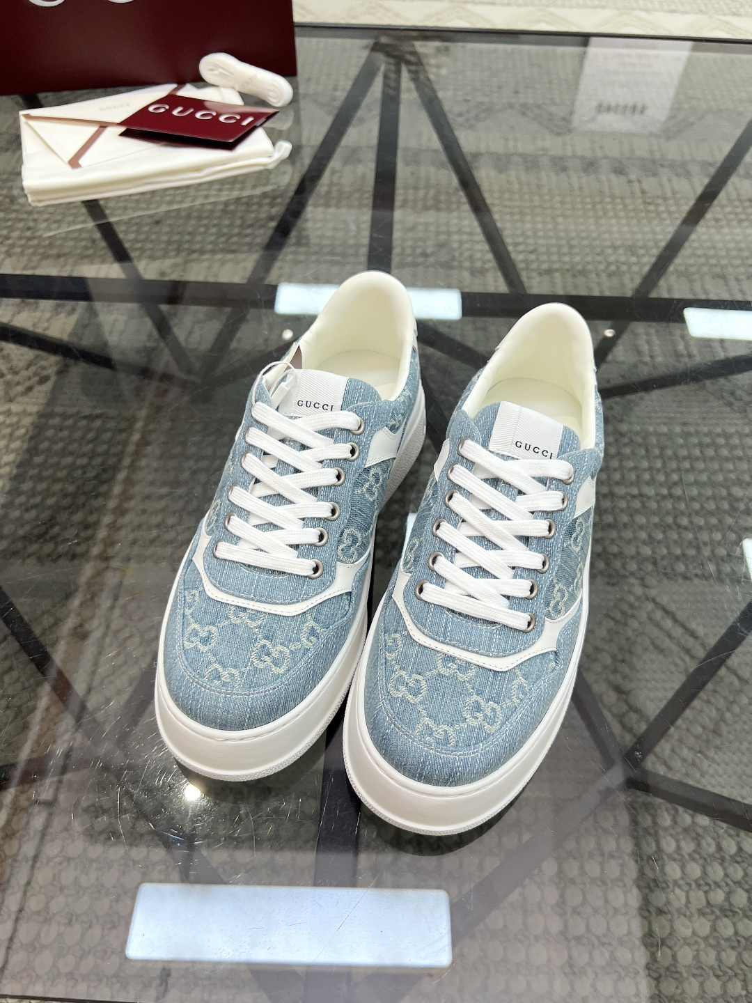 NO:341648,Brand G U C C I color original color matching Number of 38-44 Customized 45 Price Material Guqi counter synchronizes new casual shoes!  High quality Top version 1:1 made fashionable and trendy details impeccable with imported calfskin made of soft and comfortable cowhide inner foot feeling comfortable and superior quality original outsole, Guqi casual shoes, cowhide19860909品牌G U C C I 颜色原版配色 码数38-44定做45 价格 材质古奇专柜同步新品休闲鞋！高品质 顶级版本1:1制作时尚潮流细节无可挑剔采用进口小牛皮制作柔软舒适牛皮内里脚感舒适品质优越原版大底,古奇 休闲鞋,cowhide,Men's shoes