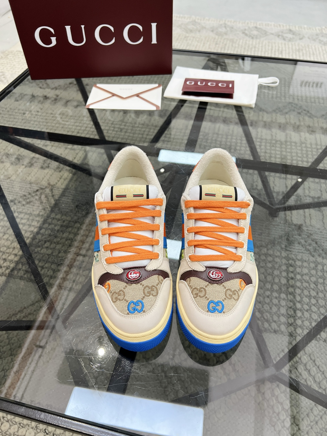 NO:341680,Brand G U C C I color original color matching Number of 38-44 Customized 45 Price Material Guqi counter synchronizes new casual shoes!  High quality Top version 1:1 made fashion trendy details impeccable with imported calfskin soft and comfortable cowhide inner foot feeling comfortable quality original outsole, Guqi casual shoes, cowhide19860909品牌G U C C I 颜色原版配色 码数38-44定做45 价格 材质古奇专柜同步新品休闲鞋！高品质 顶级版本1:1制作时尚潮流细节无可挑剔采用进口小牛皮制作柔软舒适牛皮内里脚感舒适品质优越原版大底,古奇 休闲鞋,cowhide,Men's shoes