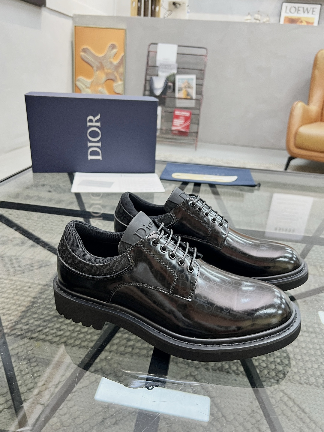 NO:341078,Brand Dior color original color matching, code number 39-44 customized 38.45 price Material Dior casual leather shoes, the same style as the counter is preferred imported pearlescent cowhide head layer cowhide inner cowhide foot pad style atmospheric footwear, perfect flow line, high quality workmanship 1:1 accurate reproduction, pure handmade to create a comfortable wearing experience new style original foamed sole, Dior leather shoes, dior, dior, cowhide19860909品牌Dior 颜色原版配色 码数39-44定做38.45 价格 材质迪奥休闲皮鞋 专柜同款优选进口珠光牛皮头层牛皮内里牛皮垫脚版型大气上脚超有气质完美的流线高品质做工1:1精准复刻 纯手工打造舒适的穿着体验新款 原版发泡大底,Dior皮鞋,dior,dior,cowhide,Men's shoes