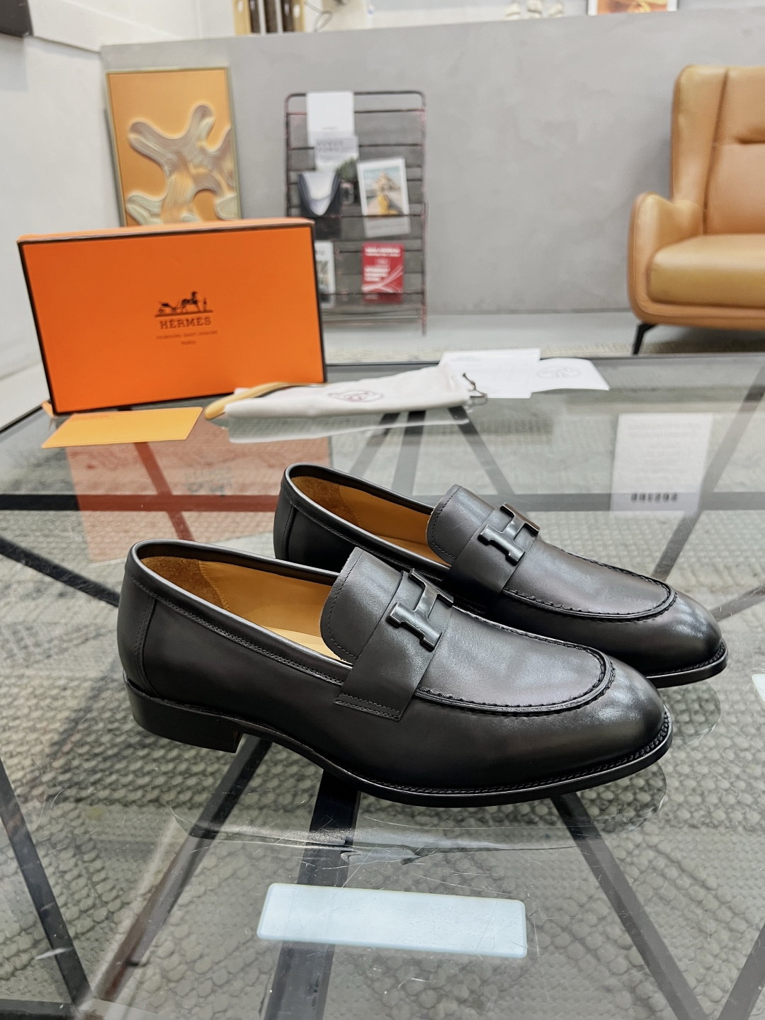 NO:341090,Brand HERMES original color matching, size 39-44 customized 38.45.46 Price Material new style of Hermes leather shoes ultra high quality luxury material selection upper is made of imported original cowhide + cowhide inner pure handmade for comfortable wearing experience only (genuine leather sole), Hermes leather shoes, hermes, hermes, cowhide, Leather soles19860909品牌HERMES 颜色原版配色 码数39-44订做38.45.46 价格 材质爱马仕新款 皮鞋超高品质奢华选材鞋面采用进口原版牛皮+牛皮内里纯手工打造只为舒适的穿着体验原版（真皮大底）,爱马仕 皮鞋,hermes,hermes,cowhide,Leather soles,Men's shoes