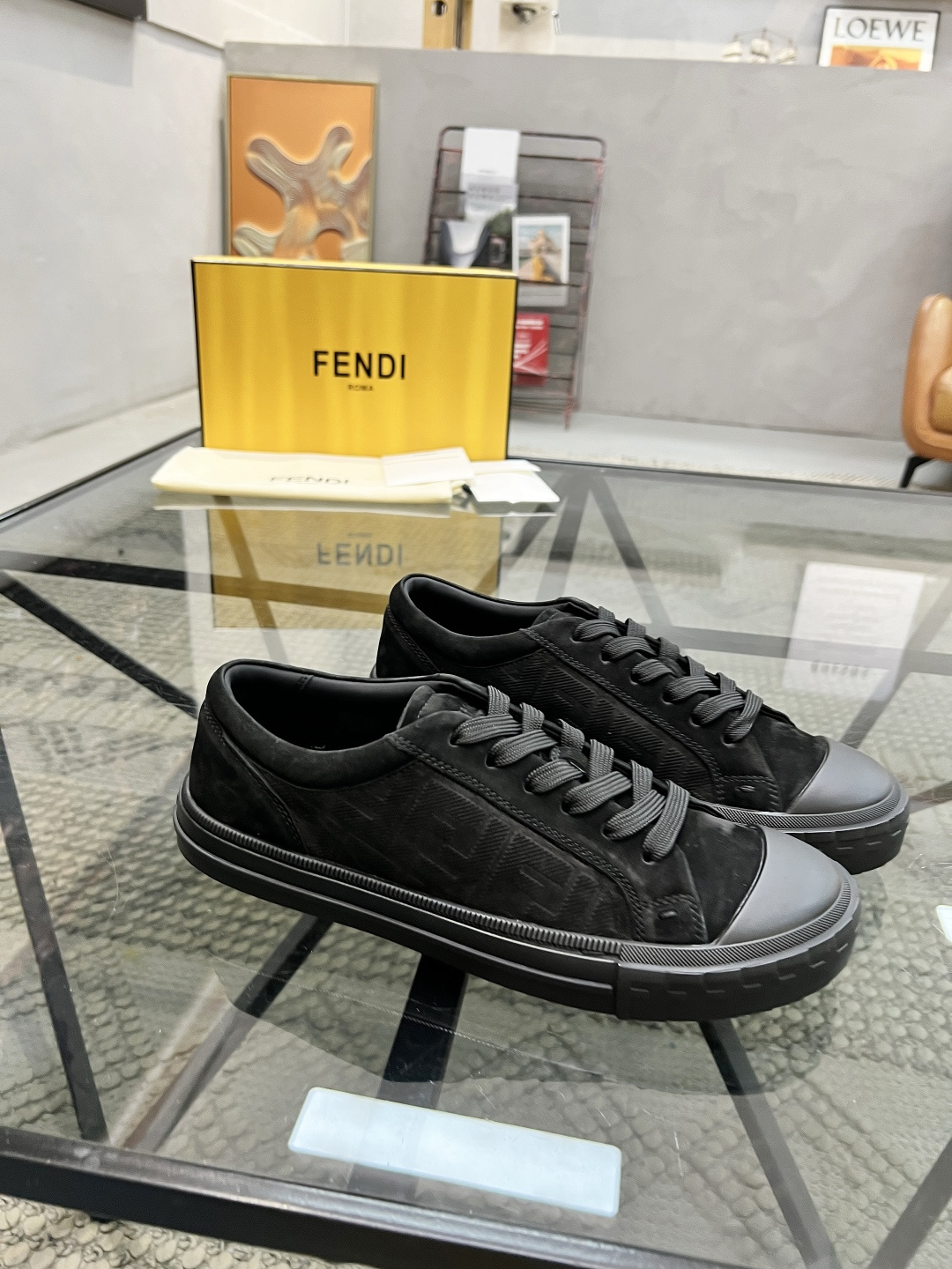 NO:338365,Brand FENDI color original color matching Size 39-45 Custom made 38.45 Price Material Fendi new style Boutique casual shoes Original high-quality upper calfskin made cowhide inner mesh insole style fashionable dynamic original Fendi comfortable sole Simple and generous sports casual, Fendi casual shoes, fendi, fendi, cowhide19860909品牌FENDI 颜色原版配色 码数39-45定做38.45 价格 材质芬迪新款 精品 休闲鞋 原版高品质鞋面小牛皮制作 牛皮内里网布鞋垫版型时尚 动感十足原版芬迪舒适大底 简洁大方运动 休闲,芬迪休闲鞋,fendi,fendi,cowhide,Men's shoes