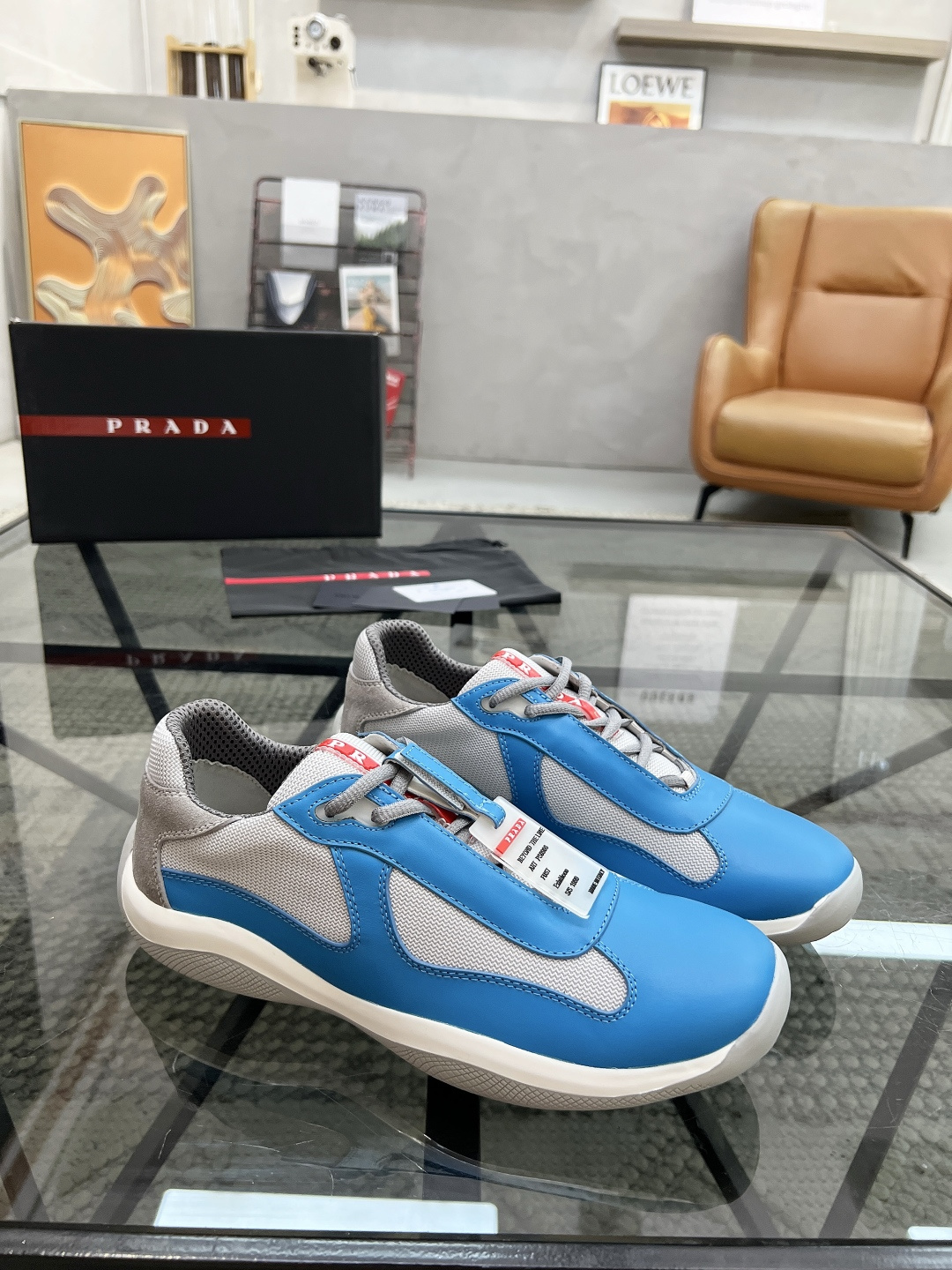NO:341652,Brand P R A D A Color Original Color Code Number 39-44 Customized 38.45.46 Price Material Prada New Product Original Single-Place Low-top Casual Sports Shoes!  The upper is made of original soft cowhide with Prada logo cowhide inner lining. The original molded outsole of cowhide is made of high quality, worth owning. Prada, prada, sneakers, cowhide19860909品牌P R A D A 颜色原版配色 码数39-44定做38.45.46 价格 材质普拉达新品原单货低帮休闲运动鞋！鞋面采用原版柔软牛皮搭配普拉达标识牛皮内里 牛皮垫脚原版开模大底、高品质值得拥有,普拉达,prada,sneakers,cowhide,Men's shoes