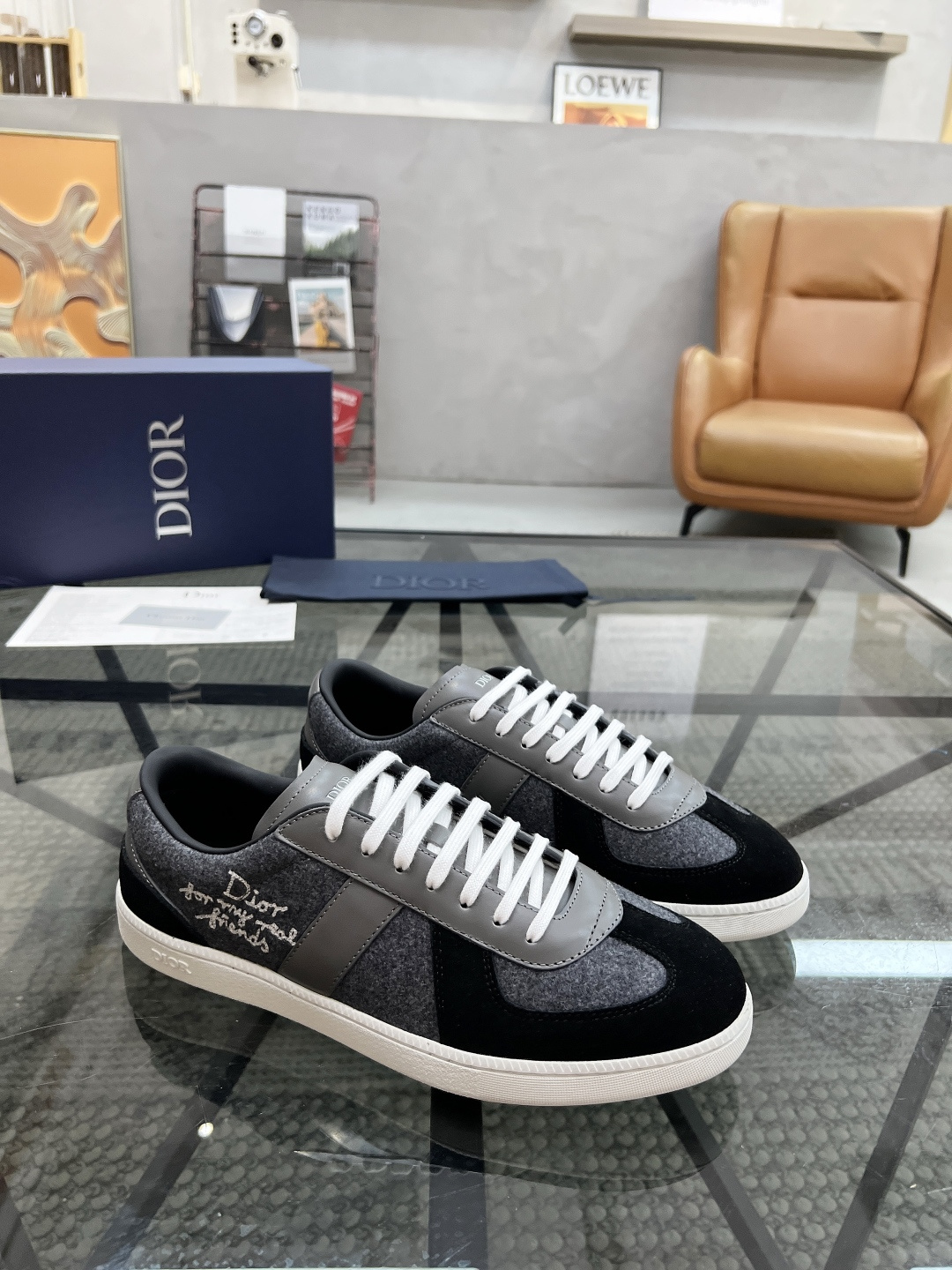 NO:339978,Brand Dior color original color matching, code number 39-44 customized 38.45.46 price Material Dior new casual shoes!  The details of the fashion and trendy layout are impeccable using cowhide with original cowhide to make comfortable sweat-absorbing mesh pads, comfortable and superior quality, Dior casual shoes, dior, dior, cowhide19860909品牌Dior 颜色原版配色 码数39-44定做38.45.46 价格 材质迪奥新款休闲鞋！时尚潮流的版面细节无可挑剔采用牛皮搭配原版牛皮拼接制作舒适吸汗的网布垫脚脚感舒适品质优越,Dior休闲鞋,dior,dior,cowhide,Men's shoes