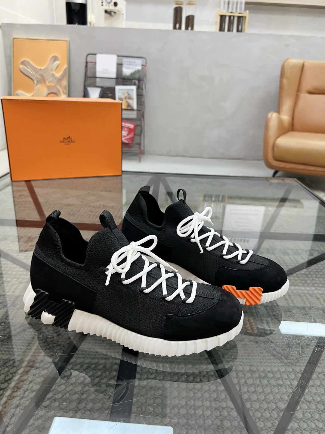 NO:340954,Brand HERMES original color matching, size 38-44 customized 45.46 price Material Hermes 2025 new model, boutique sports shoes, upper cowhide, creating a full cowhide footbed cowhide inner style, dynamic original, Hermes comfortable sole, simple and generous sports and casual, Hermes casual shoes, hermes, hermes, sneakers, cowhide19860909品牌HERMES 颜色原版配色 码数38-44订做45.46 价格 材质爱马仕2025新款 精品运动鞋 鞋面牛皮打造全牛皮垫脚牛皮内里版型时尚 动感十足原版 爱马仕舒适大底 简洁大方运动休闲,爱马仕 休闲鞋,hermes,hermes,sneakers,cowhide,Men's shoes