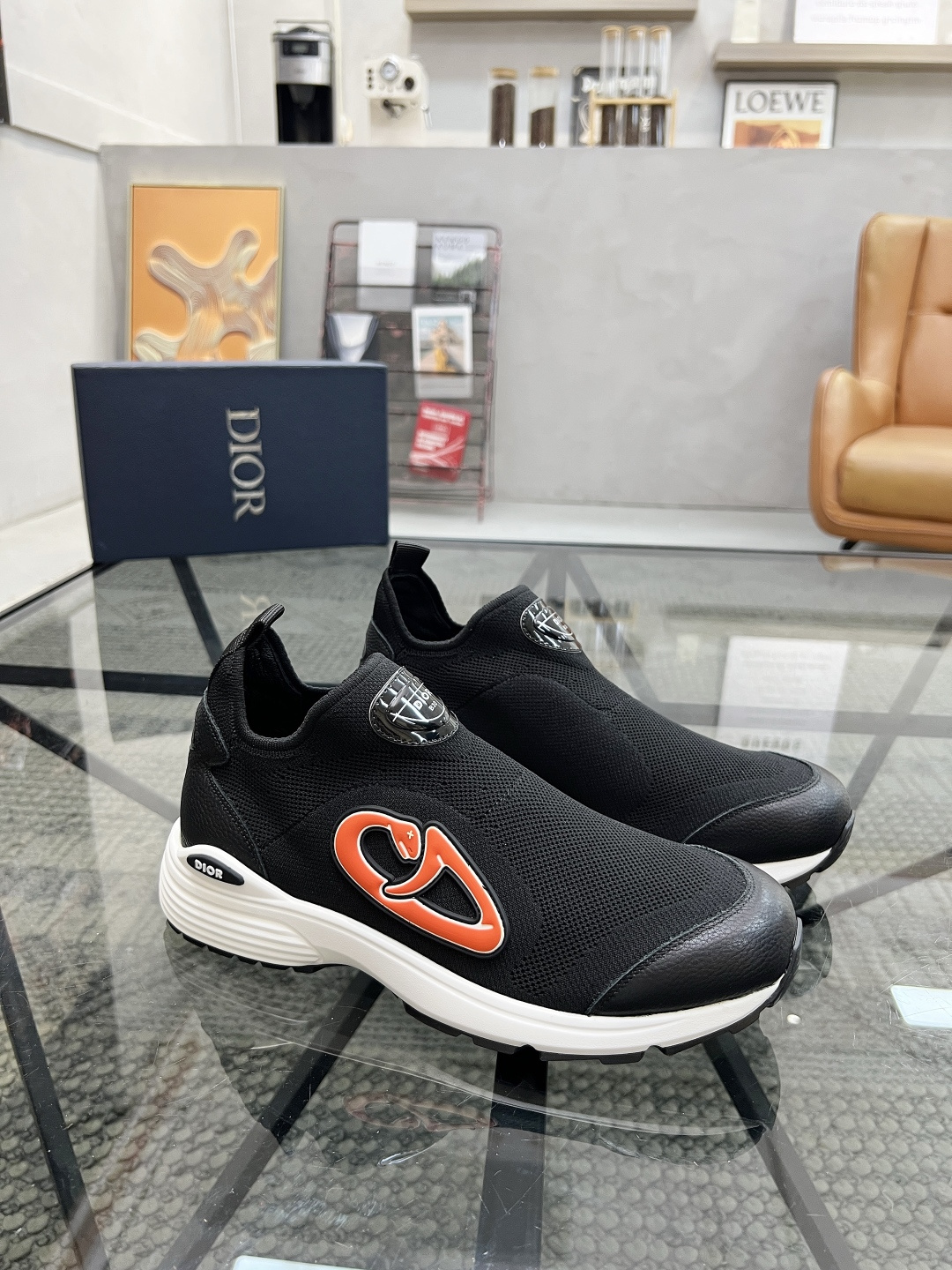 NO:341181,Brand Dior color original color matching, code number 39-44 customized 38.45 price Material Dior new casual shoes!  The details of the fashionable layout are impeccable, using cowhide and fly weaving mesh to make comfortable and sweat-absorbing mesh. The foot pad feels comfortable and has excellent quality. Dior casual shoes, dior, dior, cowhide19860909品牌Dior 颜色原版配色 码数39-44定做38.45 价格 材质迪奥新款休闲鞋！时尚潮流的版面细节无可挑剔采用牛皮搭配飞织网布制作舒适吸汗的网布垫脚脚感舒适品质优越,Dior休闲鞋,dior,dior,cowhide,Men's shoes