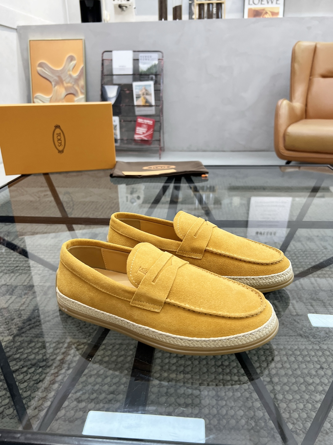 NO:338972,Brand TOD'S color original color matching 39-44 customized 38.45 Price Material Todds men's new style foot cover casual shoes Dongguan Original single quality, original cowhide with logo font, breathable and comfortable cowhide inner cowhide foot pad, extremely strong leather texture original outsole comfortable foot cover, comfortable foot cover, lightweight, TOD'S foot cover shoes, Tod's, cowhide19860909品牌TOD'S 颜色原版配色 码数39-44定做38.45 价格 材质托德斯男士 新款 套脚 休闲鞋 东莞 原单品质、采用原版牛皮搭配logo字体、透气舒适牛皮内里牛皮垫脚、皮质感极强原版大底 上脚舒适 轻便,TOD'S套脚鞋,Tod's,cowhide,Men's shoes