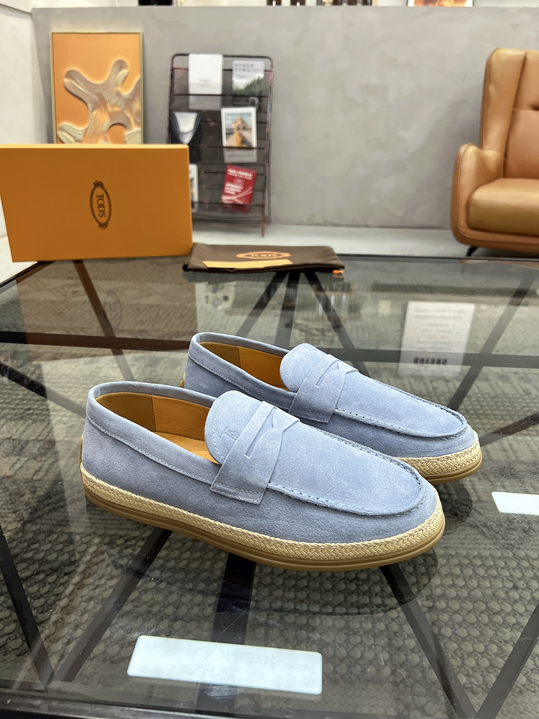 NO:340072,Brand TOD'S color original color matching 39-44 customized 38.45 Price Material Todds men's new style foot cover casual shoes Dongguan Original single quality, original cowhide with logo font, breathable and comfortable cowhide inner cowhide foot pad, extremely strong leather texture original outsole comfortable foot cover, comfortable foot cover, lightweight, TOD'S foot cover shoes, Tod's, cowhide19860909品牌TOD'S 颜色原版配色 码数39-44定做38.45 价格 材质托德斯男士 新款 套脚 休闲鞋 东莞 原单品质、采用原版牛皮搭配logo字体、透气舒适牛皮内里牛皮垫脚、皮质感极强原版大底 上脚舒适 轻便,TOD'S套脚鞋,Tod's,cowhide,Men's shoes