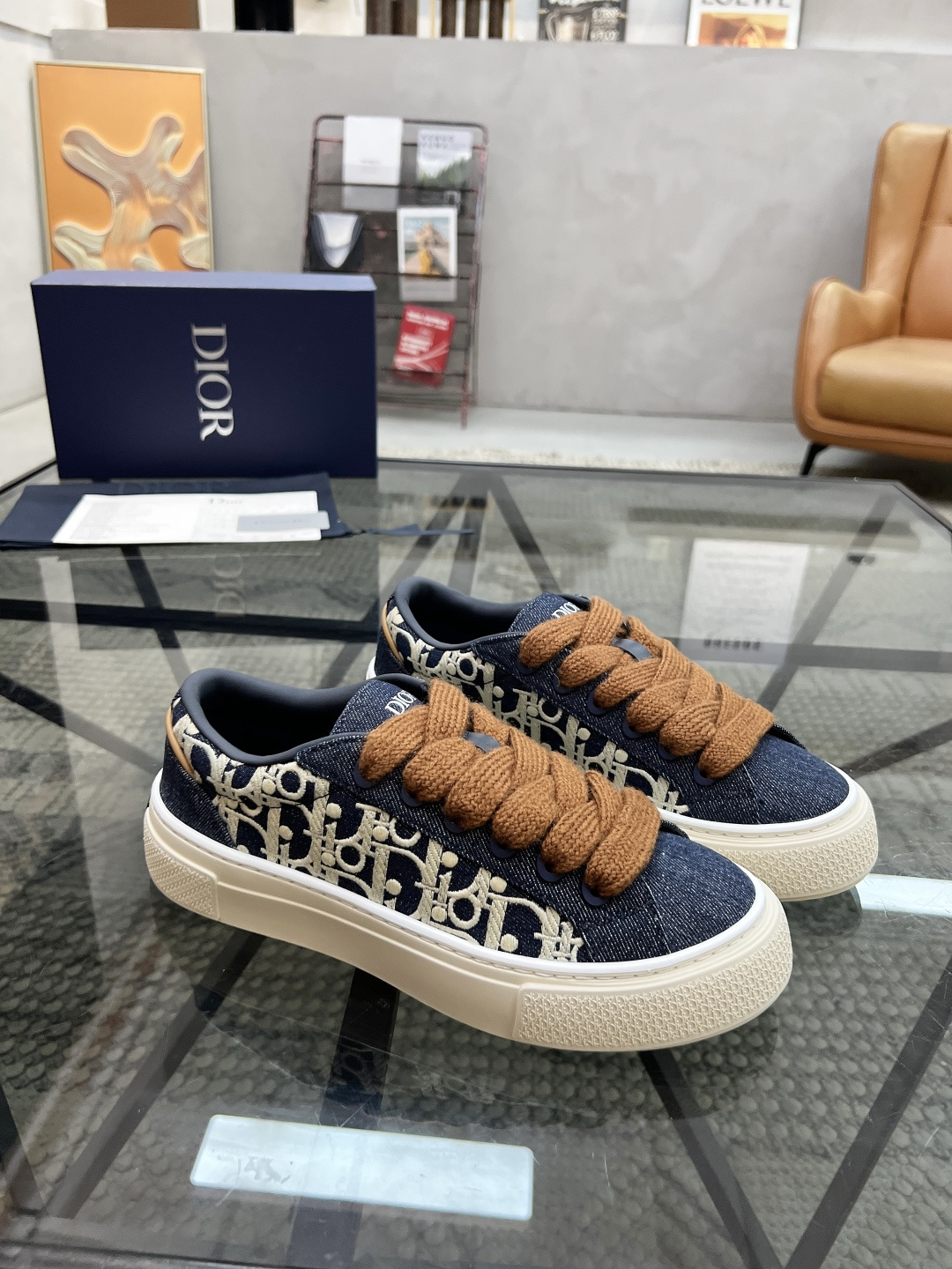 NO:341144,Brand Dior color original color matching, code number 39-44 customized 38.45.46 price Material Dior new casual shoes!  The details of the fashionable layout are impeccable, using cowhide with mesh patchwork to make comfortable and sweat-absorbing mesh. The foot pad feels comfortable and has excellent quality. Dior casual shoes, dior, dior, cowhide19860909品牌Dior 颜色原版配色 码数39-44定做38.45.46 价格 材质迪奥新款休闲鞋！时尚潮流的版面细节无可挑剔采用牛皮搭配网布拼接制作舒适吸汗的网布垫脚脚感舒适品质优越,Dior休闲鞋,dior,dior,cowhide,Men's shoes