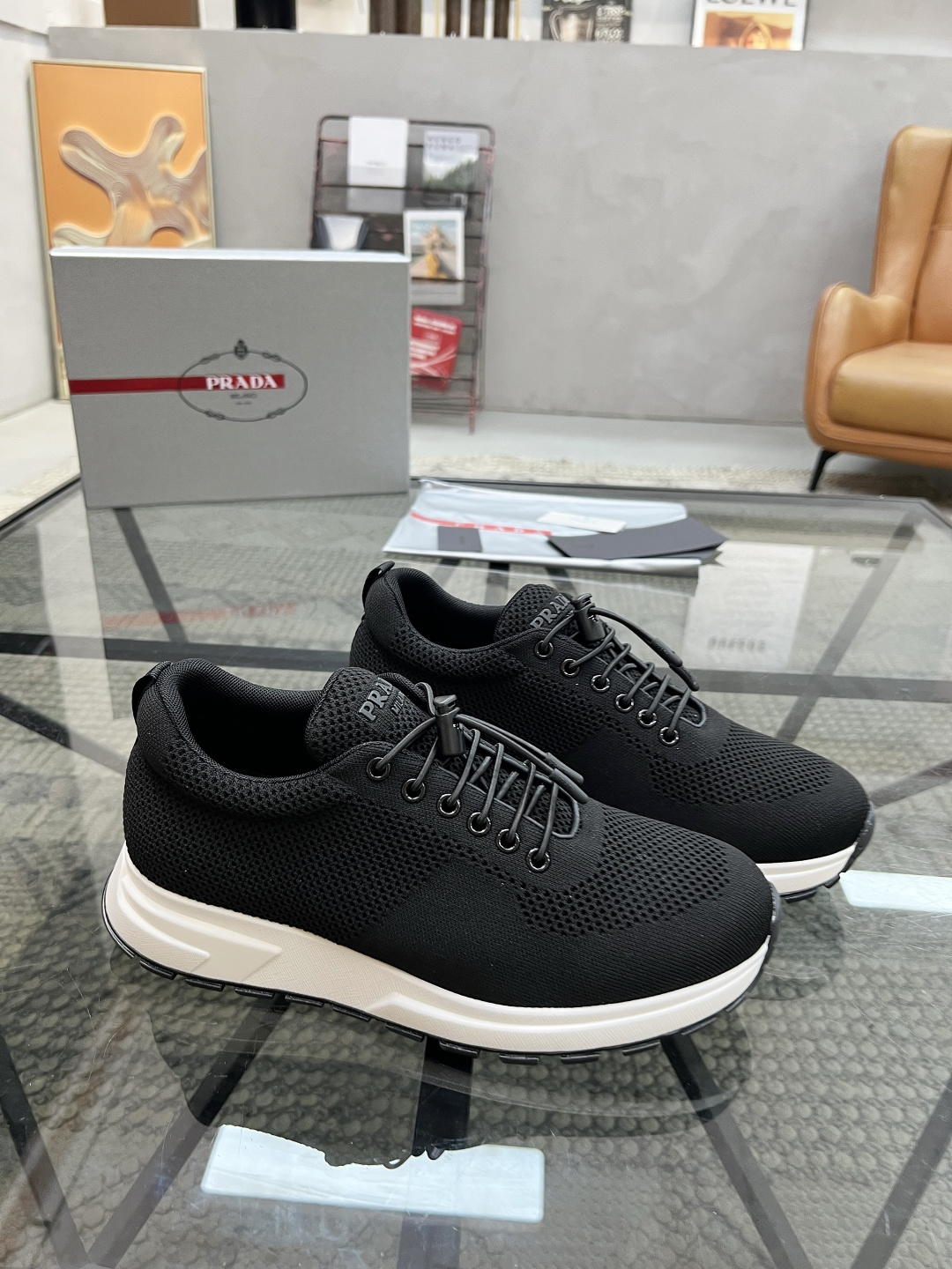 NO:341314,Brand P R A D A Color Original Color Code Number 38-45 Standard Code Price Material Prada New Product Original Single-Custom Low-top Casual Sports Shoes!  The upper is made of original high-density fly weaving with Prada logo cowhide inner lining. The original mold opening sole of the cowhide is worthy of possession. Prada, prada, sneakers, cowhide19860909品牌P R A D A 颜色原版配色 码数38-45标准码 价格 材质普拉达新品原单货低帮休闲运动鞋！鞋面采用原版高密度飞织搭配普拉达标识牛皮内里 牛皮垫脚原版开模大底、高品质值得拥有,普拉达,prada,sneakers,cowhide,Men's shoes