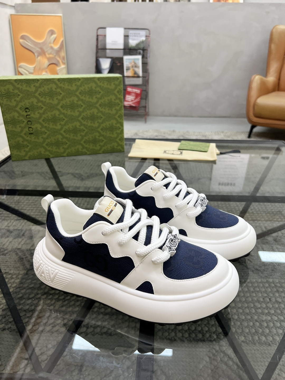 NO:341308,Brand G U C C I Color Original Color Pair Number 38-44 Customized 45 Price Material Guqi 2025 Top-level · Original Individual Product!  Premium and trendy men's sports and casual shoes!  A unique personality!  The upper is made of imported cowhide with Guqi printed logo spliced ​​cowhide inner lining. The original molded sole is high-quality and worthy of possession. Guqi casual shoes, cowhide19860909品牌G U C C I 颜色原版配色 码数38-44定做45 价格 材质古奇2025顶级·原单货！精品好货潮男运动休闲鞋！与众不同的个性！鞋面采用进口牛皮搭配古奇印花logo拼接牛皮内里 原版开模大底、高品质值得拥有,古奇 休闲鞋,cowhide,Men's shoes