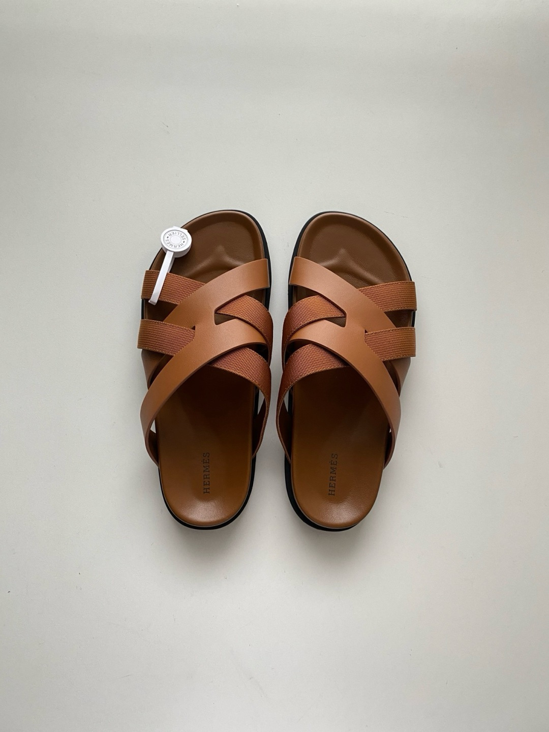 NO:340660,Brand HERMES color original color matching number 38-44 customized 45.46 price Material Hermes new spring and summer slippers counter synchronization, upper imported Italian cowhide, high-quality craftsmanship, original factory special sole, exclusive activity molding sole Super comfortable, Hermes-slippers-sandals, hermes, hermes, sandals, slippers, cowhide19860909品牌HERMES 颜色原版配色 码数38-44定做45.46 价格 材质爱马仕新款春夏拖鞋专柜同步,鞋面意大利进口牛皮,高品质工艺,原厂特供大底,独家活动成型底 超级舒适,爱马仕-拖鞋-凉鞋,hermes,hermes,sandals,slippers,cowhide,Men's shoes