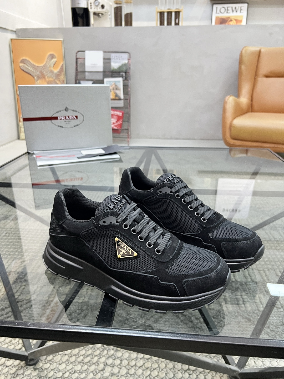 NO:341833,Brand P R A D A Color Original Color Pair Number 38-44 Customized 45.46 Price Material Prada New Product Original Single-Custom Low-top Casual Sports Shoes!  The upper is made of original cowhide with cowhide inner lining. The original molded sole of cowhide is made of high quality. Prada, prada, sneakers, cowhide19860909品牌P R A D A 颜色原版配色 码数38-44定做45.46 价格 材质普拉达新品原单货低帮休闲运动鞋！鞋面采用原版牛皮搭配牛皮内里 牛皮垫脚原版开模大底、高品质值得拥有,普拉达,prada,sneakers,cowhide,Men's shoes