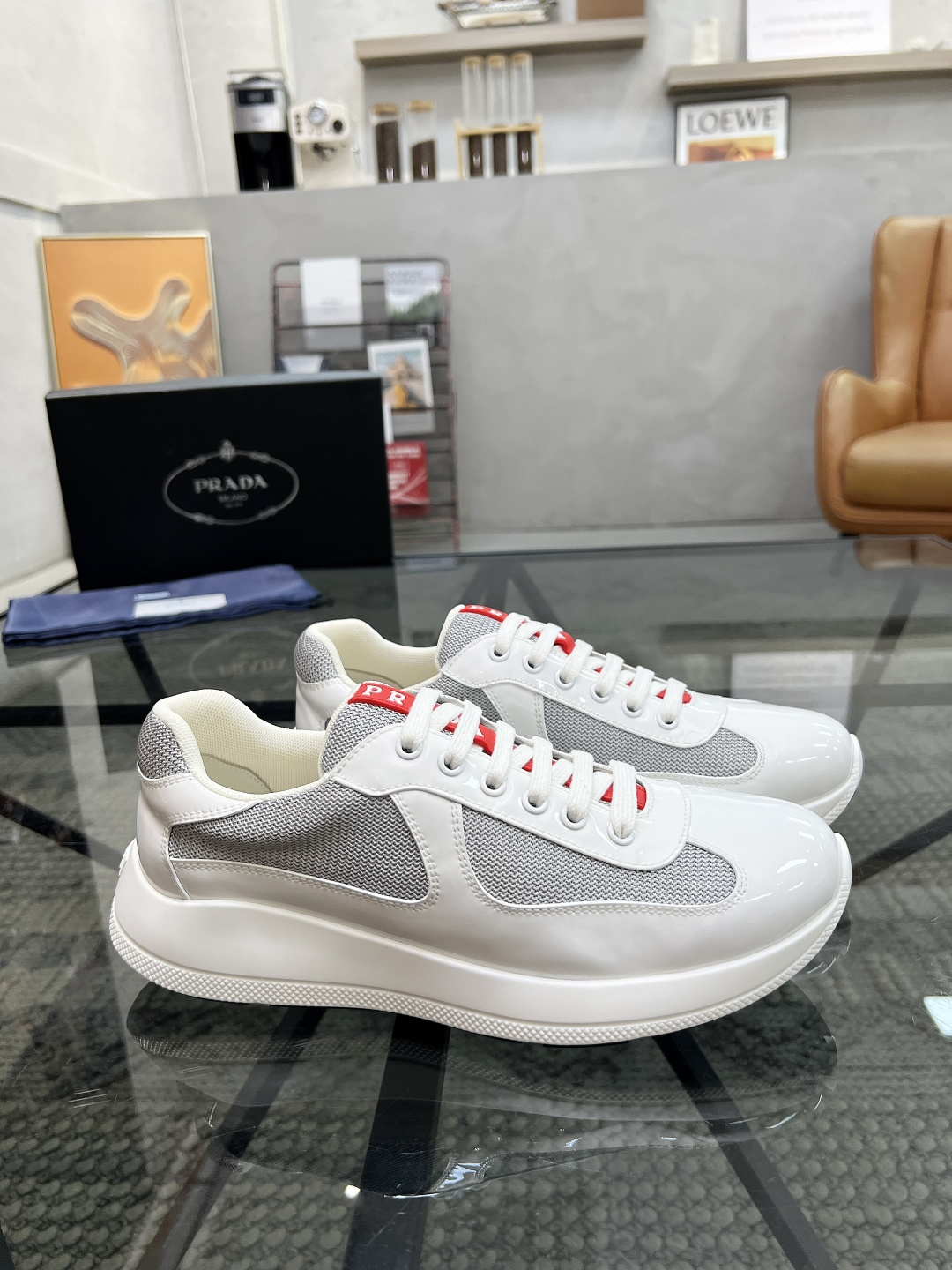 NO:340959,Brand P R A D A Color Original Color Pair Number 38-44 Customized 45.46 Price Material Prada New Product Original Single-Custom Low-top Casual Sports Shoes!  The upper is made of original soft cowhide with Prada logo cowhide inner lining. The original molded outsole of cowhide is made of high quality, worth owning. Prada, prada, sneakers, cowhide19860909品牌P R A D A 颜色原版配色 码数38-44定做45.46 价格 材质普拉达新品原单货低帮休闲运动鞋！鞋面采用原版柔软牛皮搭配普拉达标识牛皮内里 牛皮垫脚原版开模大底、高品质值得拥有,普拉达,prada,sneakers,cowhide,Men's shoes