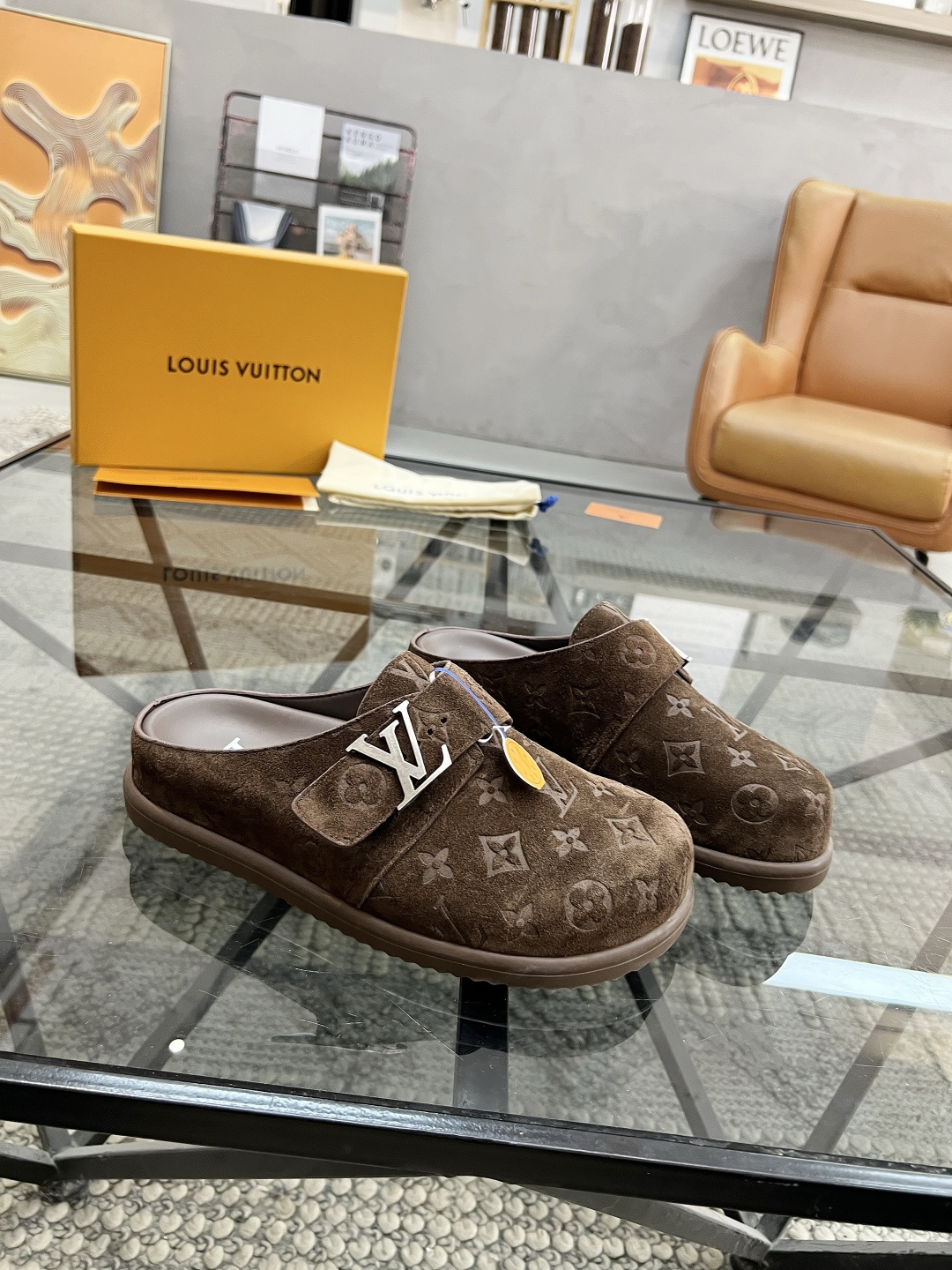 NO:340462,Brand LOUIS VUITTON original color matching code number 38-44 custom made 45.46 price Material Louis Vuitton top purchasing agent Lujia cutting edge semi-dragged slippers counter synchronization upper imported cowhide, complex craftsmanship perfect replica comfortable sole original sole, exclusive movable molding sole super comfortable, original heeled goods, LV-slippers-sandals, louis vuitton, louis vuitton, louis vuitton, louis vuitton, sandals, slippers, cowhide19860909品牌LOUIS VUITTON 颜色原版配色 码数38-44定做45.46 价格 材质路易威登顶级代购路家尖端 半拖爆款,潮人拖鞋 专柜同步 鞋面原版进口牛皮,复杂工艺 完美复刻 舒适 鞋底原厂特供原版底,独家活动成型底超级舒适,原厂跟单货,LV-拖鞋-凉鞋,louis vuitton,louis vuitton,louis vuitton,sandals,slippers,cowhide,Men's shoes