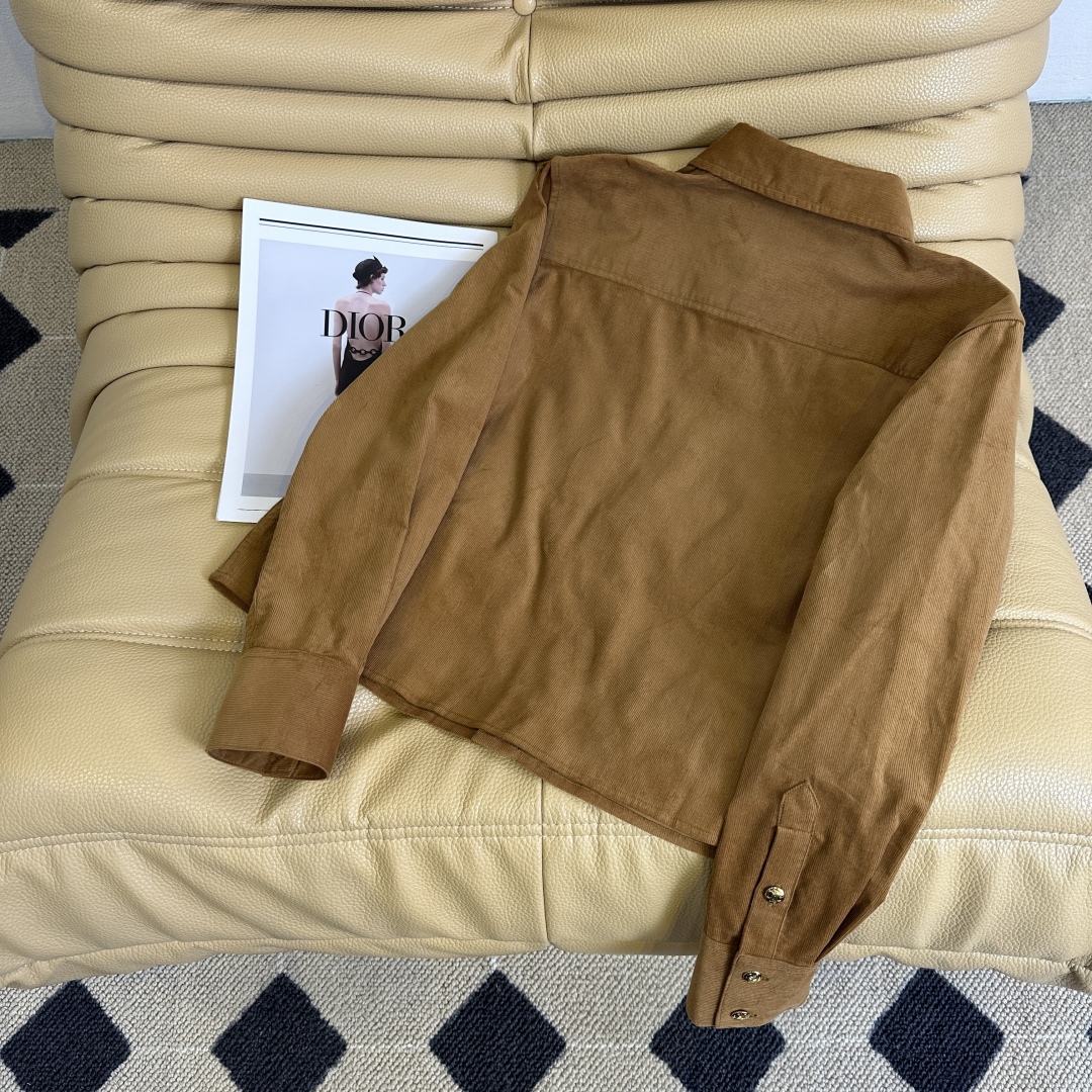 Versatile Autumn Outfit: P624 Dress with Cut-out Shirt, Khaki Shorts, and Jeans - 图片 9