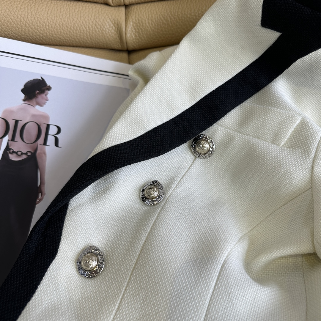 “25SS Bal* 25 Autumn Winter Coloured Suit Coat Classic Brand Button Fashionable Retro Style” - 图片 5