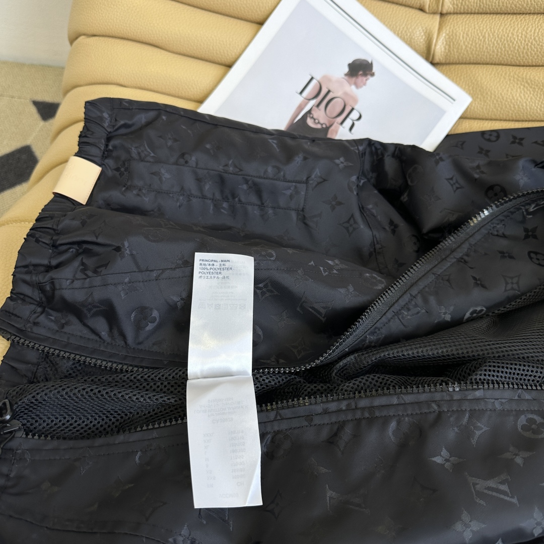 Fashionable Dark Grained Hoodie Coat for Early Autumn Style – Classic Black and White Design - 图片 8