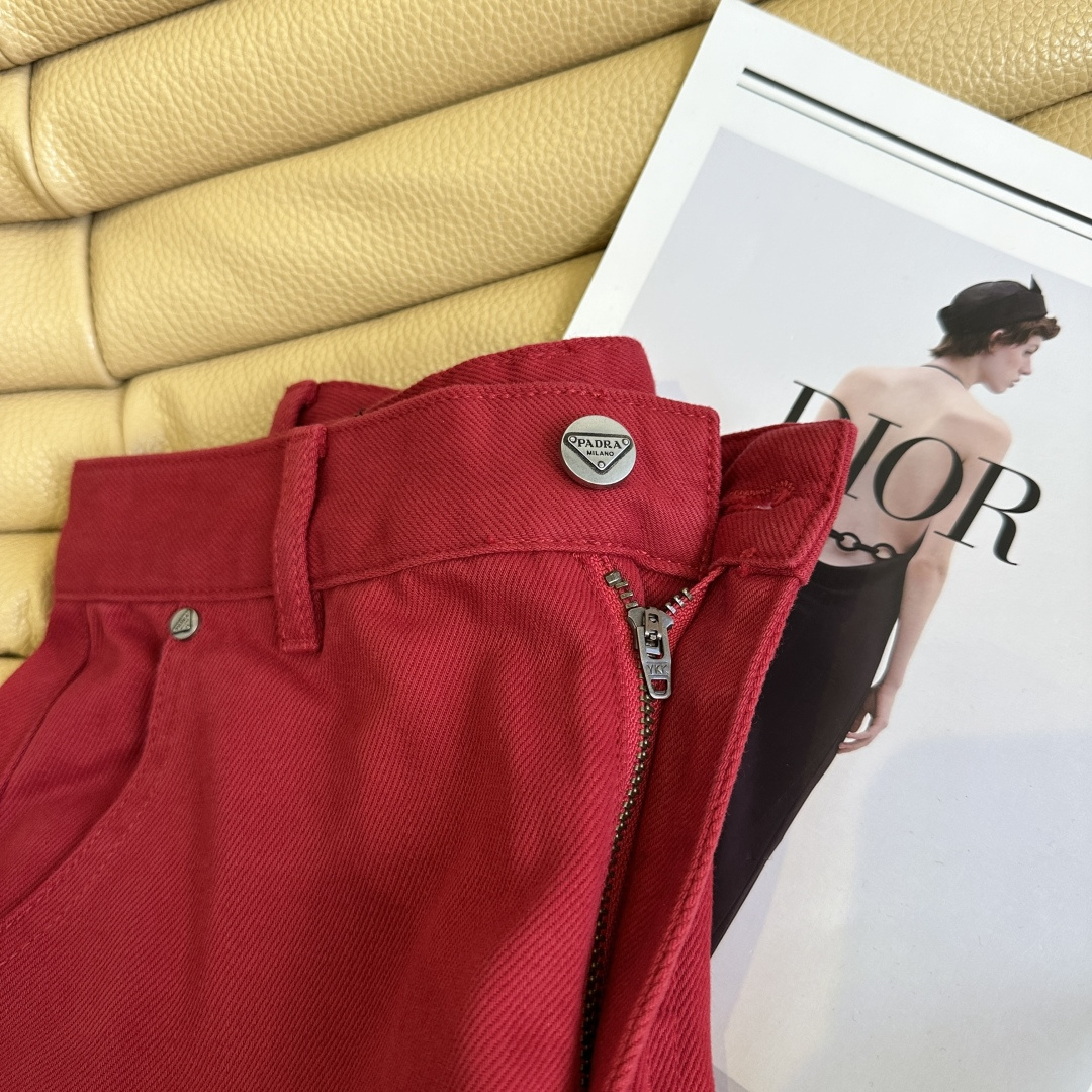 “Stylish P504 Red Jeans Dress with Scrawny High Waists and Simple Design for Autumn Fashion in the U.S.” - 图片 5