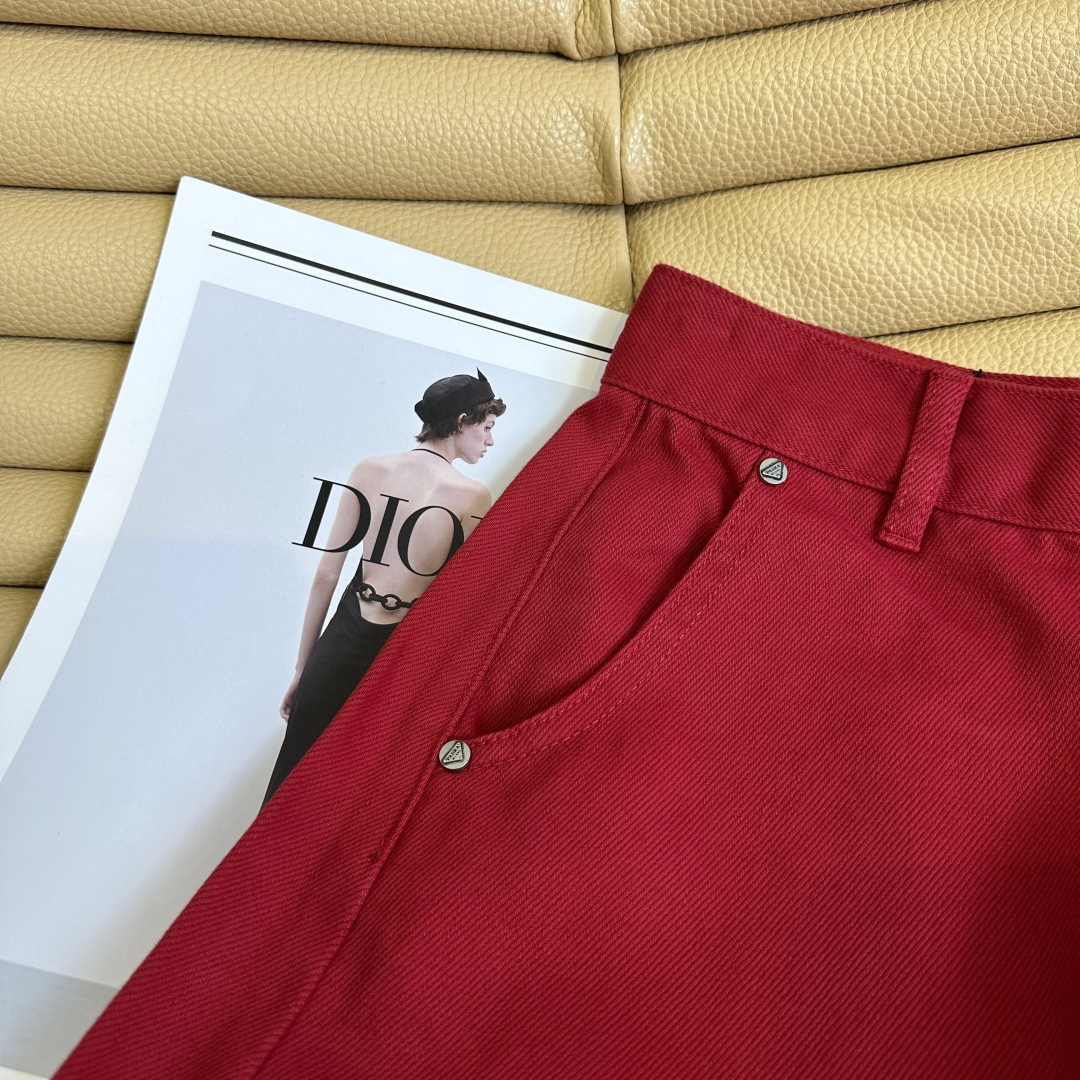 “Stylish P504 Red Jeans Dress with Scrawny High Waists and Simple Design for Autumn Fashion in the U.S.” - 图片 6