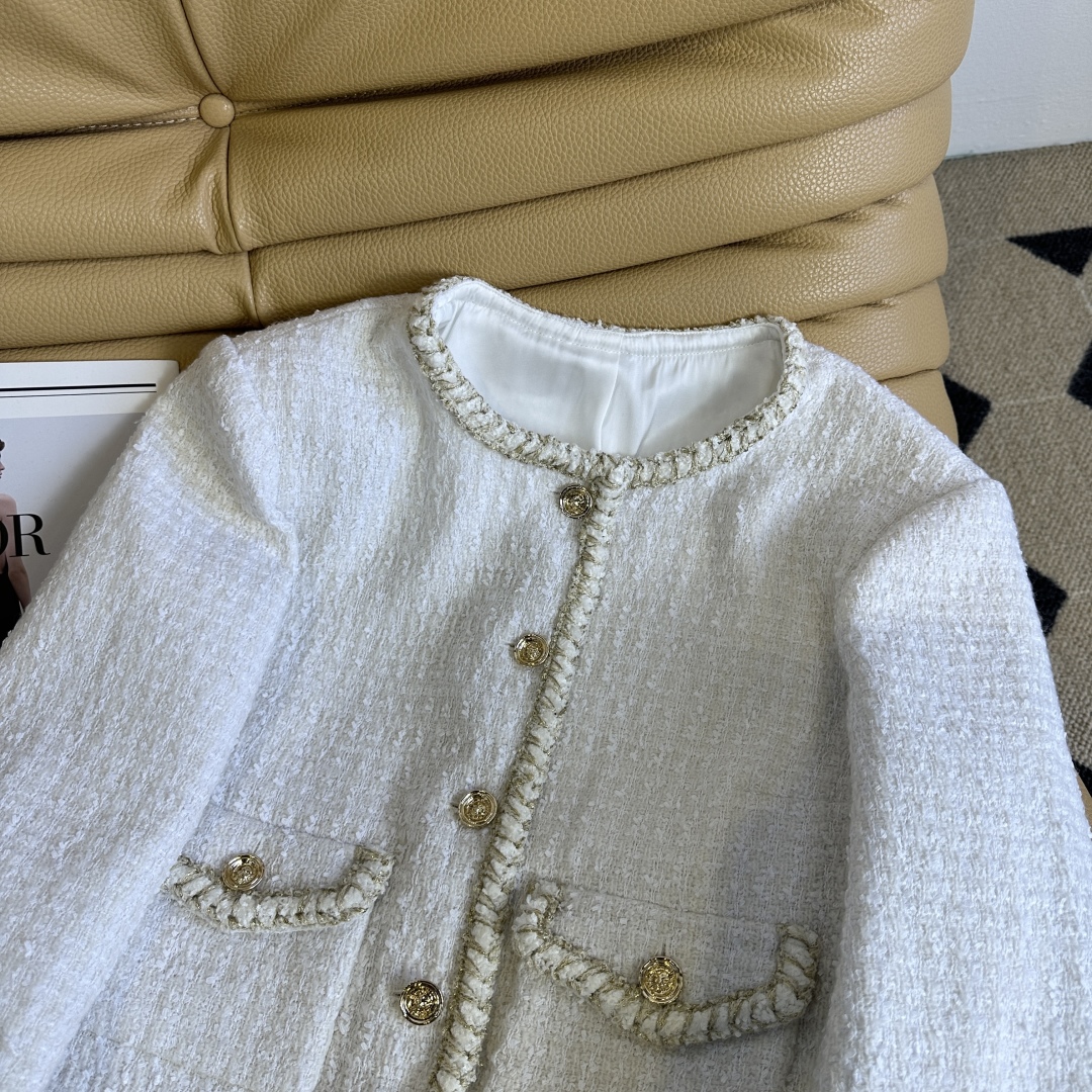 Elegant Tweed Jacket with Gold Braid Trim, Classic Design for Women 3 cmp i1756555953009 7334 0 1