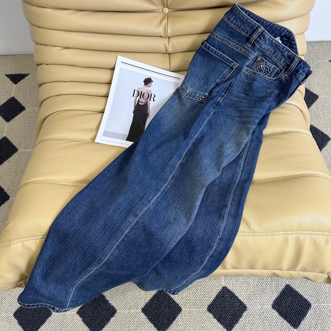Women's High-Waisted Wide Leg Jeans with Rhinestone Camellia Design 4 cmp i1756556899815 1062 0 2