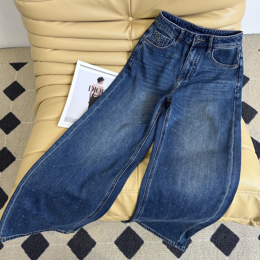 Women's High-Waisted Wide Leg Jeans with Rhinestone Camellia Design 2 cmp i1756556908475 7379 0 0